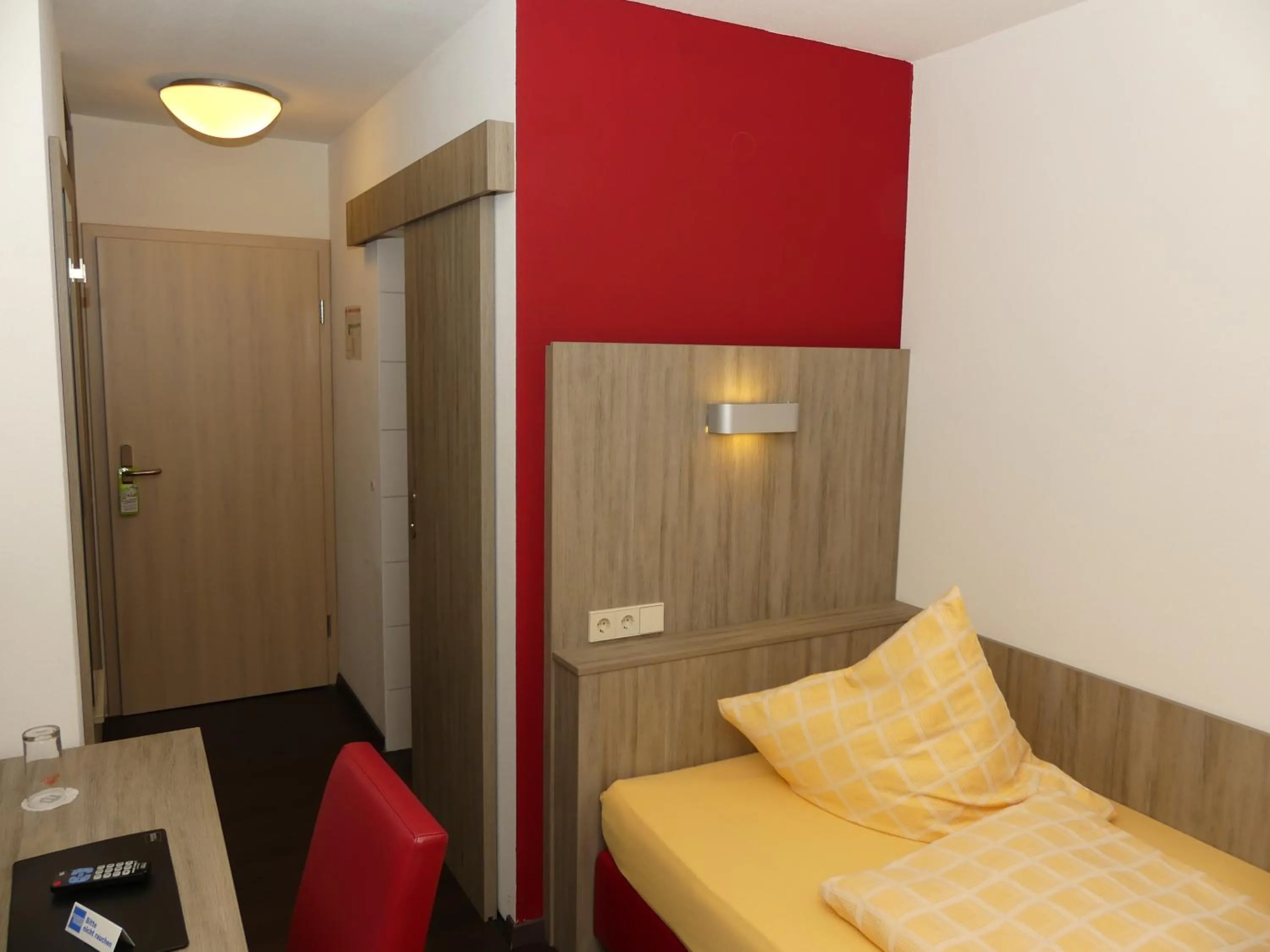 Photo of the whole room, Bed in Hotel KRONE Garni