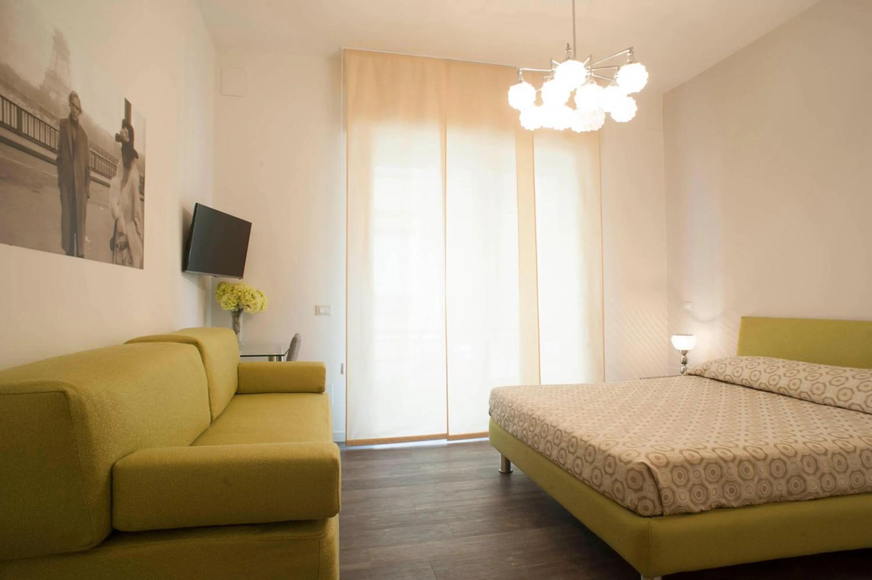 Triple Room with Balcony - single occupancy in B&B Corso Diaz