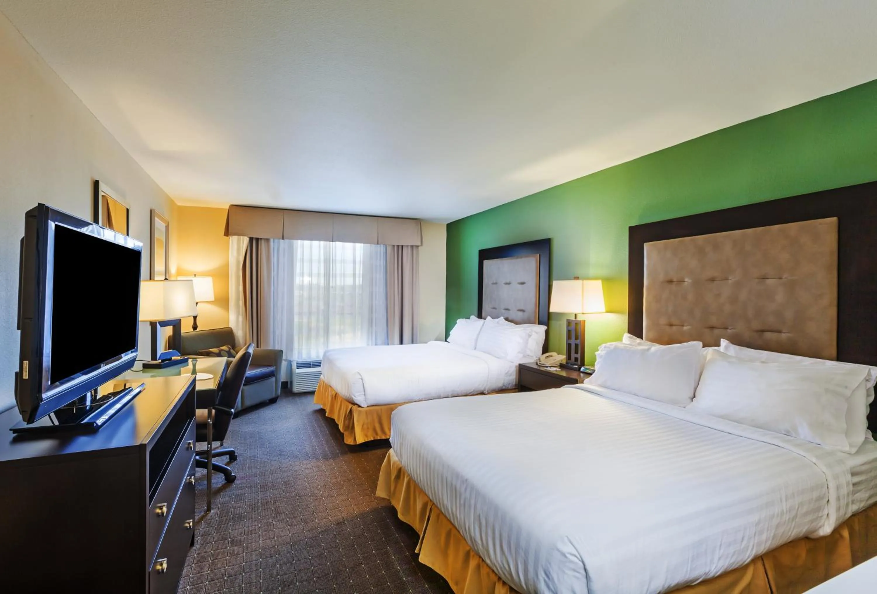 Photo of the whole room, Bed in Holiday Inn Express Hotel & Suites Eagle Pass by IHG