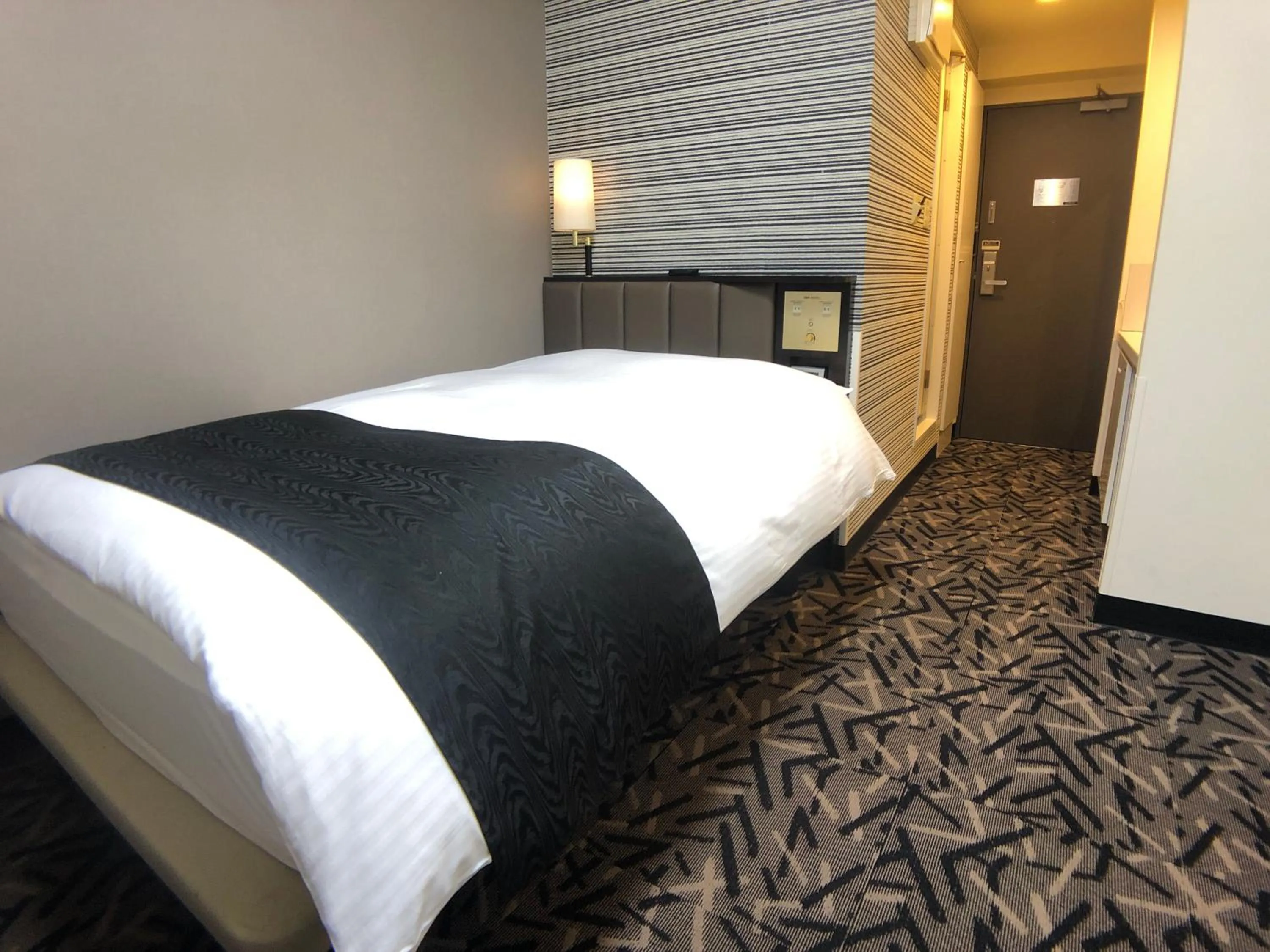Double Room with Small Double Bed - Room Only - Smoking in APA Hotel Machidaeki-Higashi