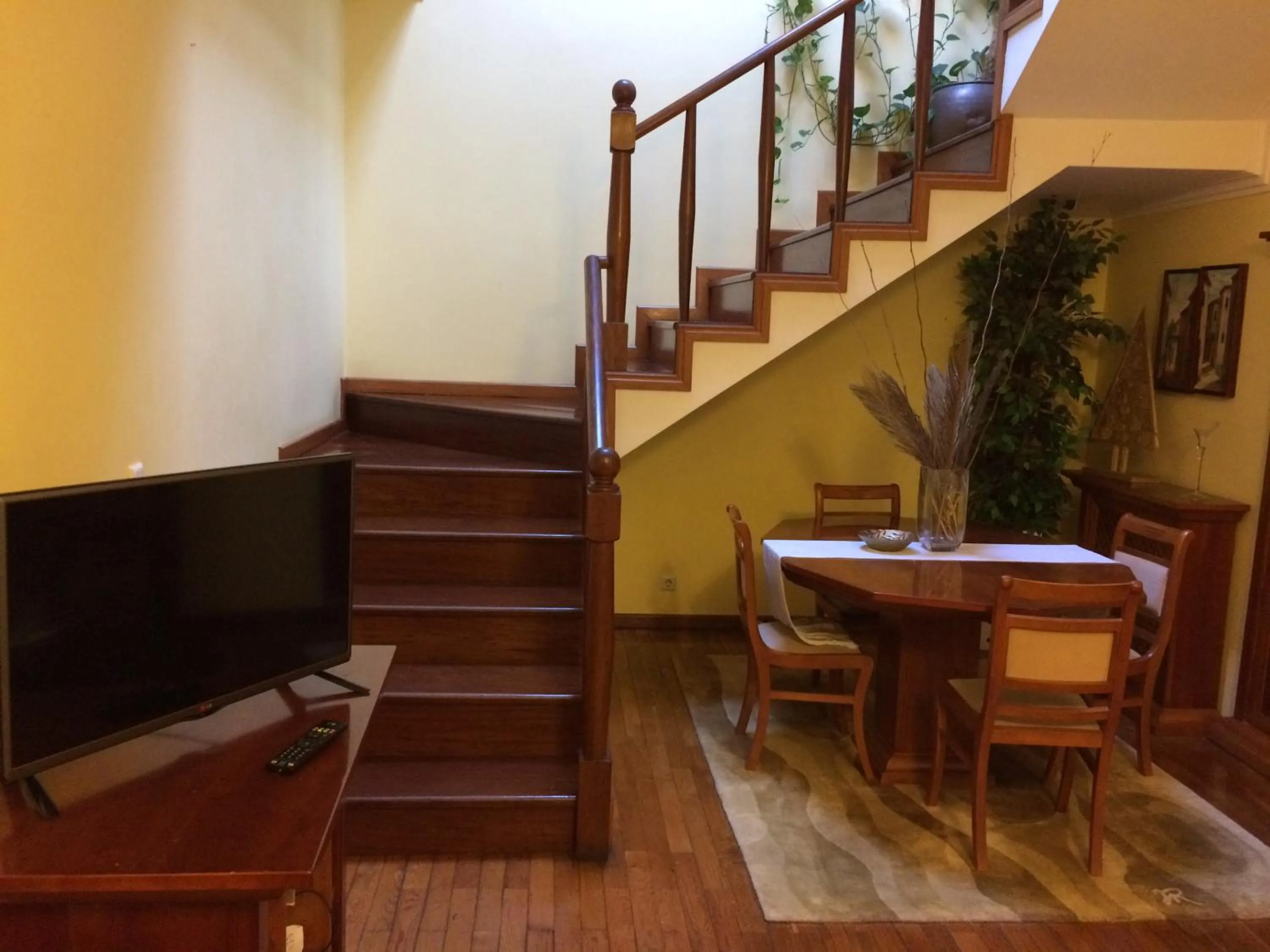 Area and facilities in hostel do Ermal