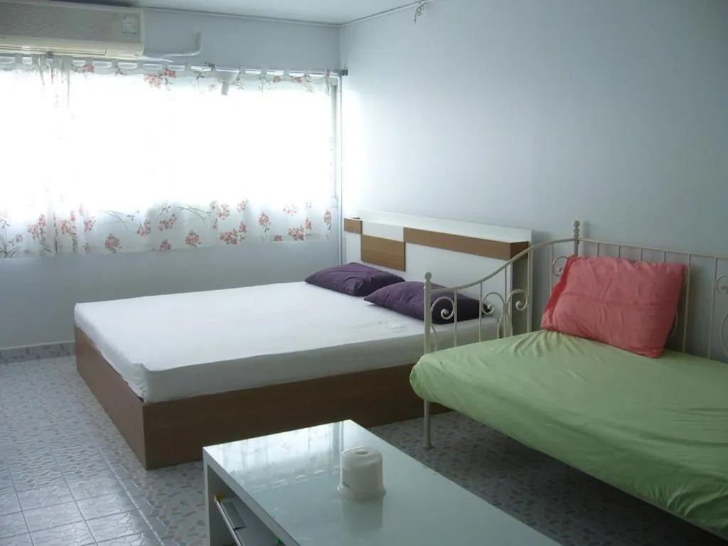 Photo of the whole room, Bed in T8 Guest House Don Mueang Challenger