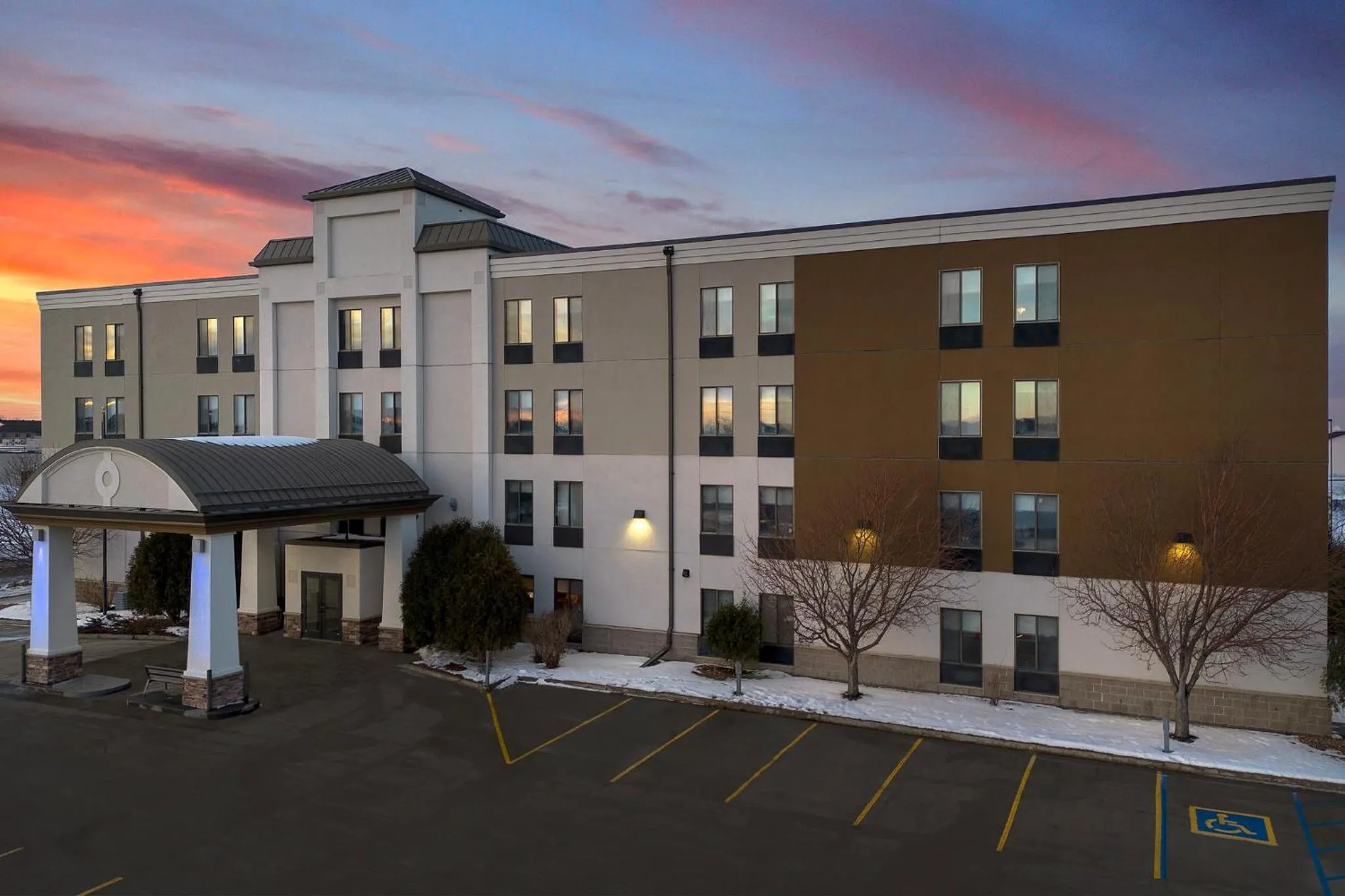 Property building in Holiday Inn Express Fargo - West Acres by IHG