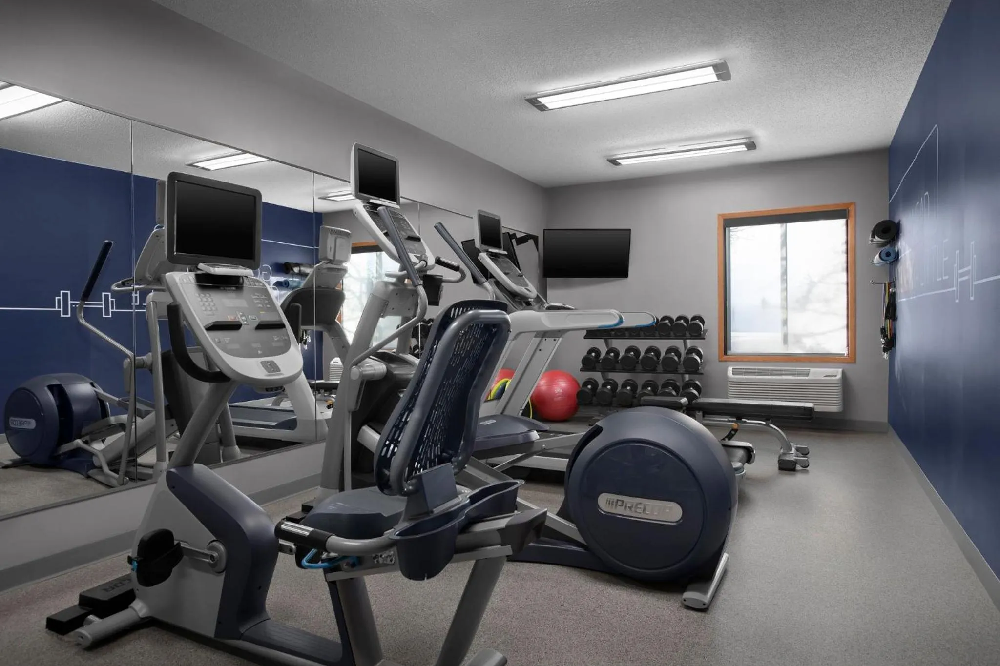 Fitness centre/facilities in Holiday Inn Express Fargo - West Acres by IHG