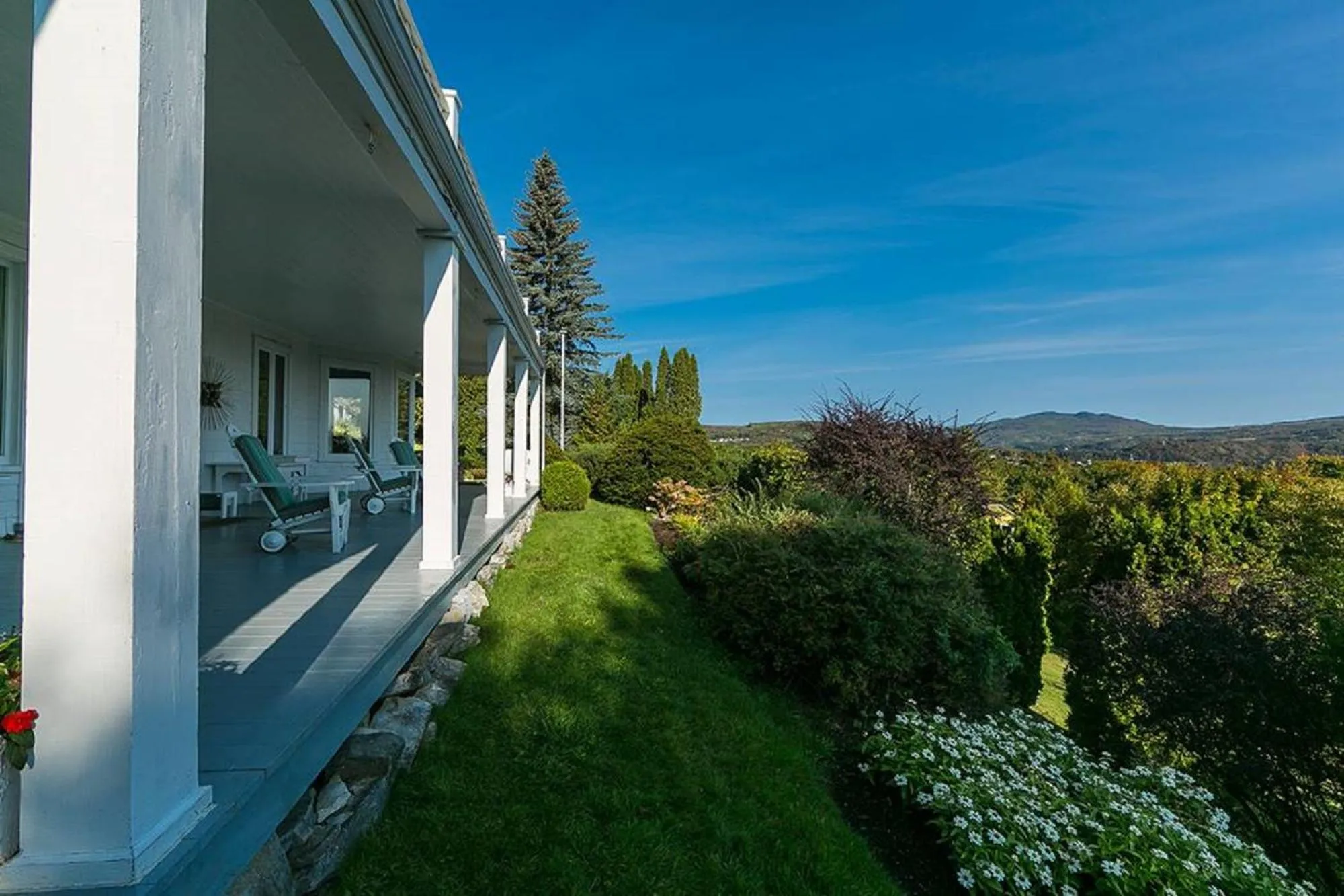 Mountain view in 241 - La Côte Fleurie - Les Immeubles Charlevoix