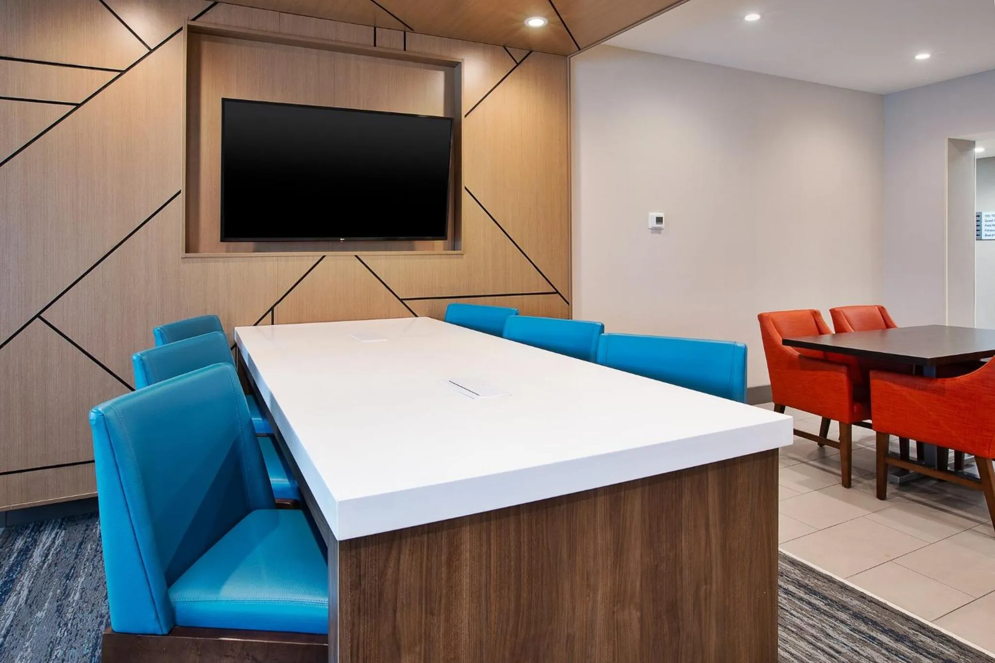 Restaurant/places to eat in Holiday Inn Express Hotel & Suites Defiance by IHG