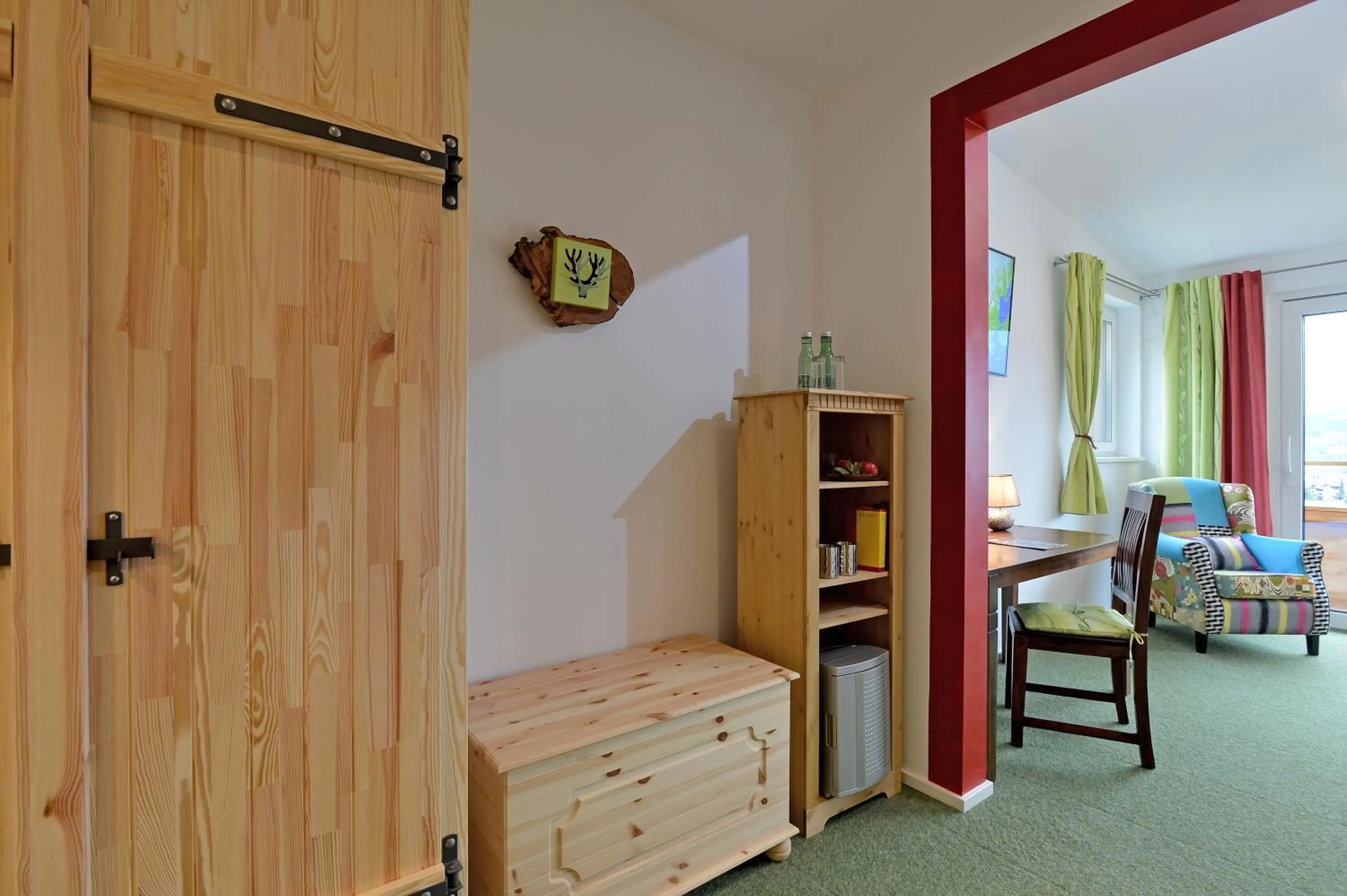 Seating area, Bed in Be 550