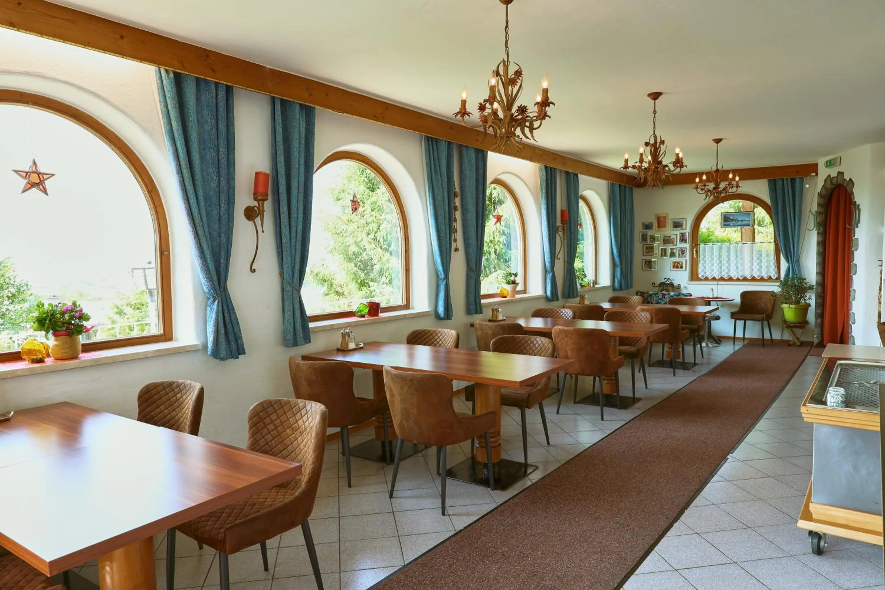 Restaurant/places to eat in Be 550