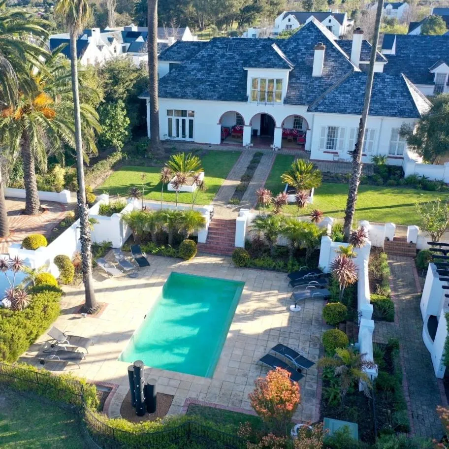 Swimming pool in Wild Mushroom Country House
