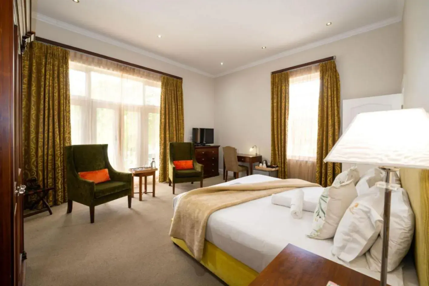 Luxury Double Room with Patio in Wild Mushroom Country House Luxury Double Room with Patio in Wild Mushroom Country House