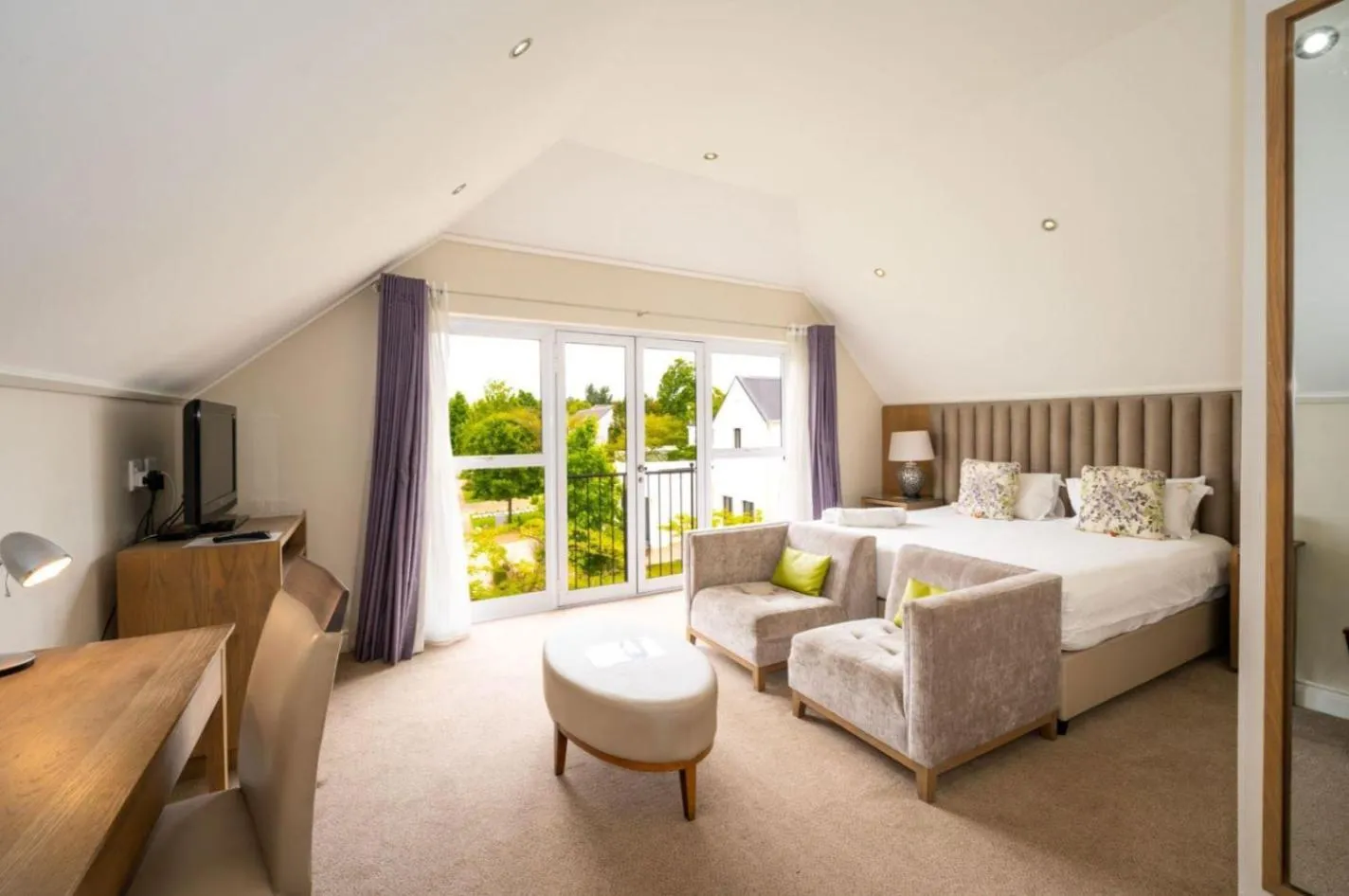 Bedroom, Bed in Wild Mushroom Country House