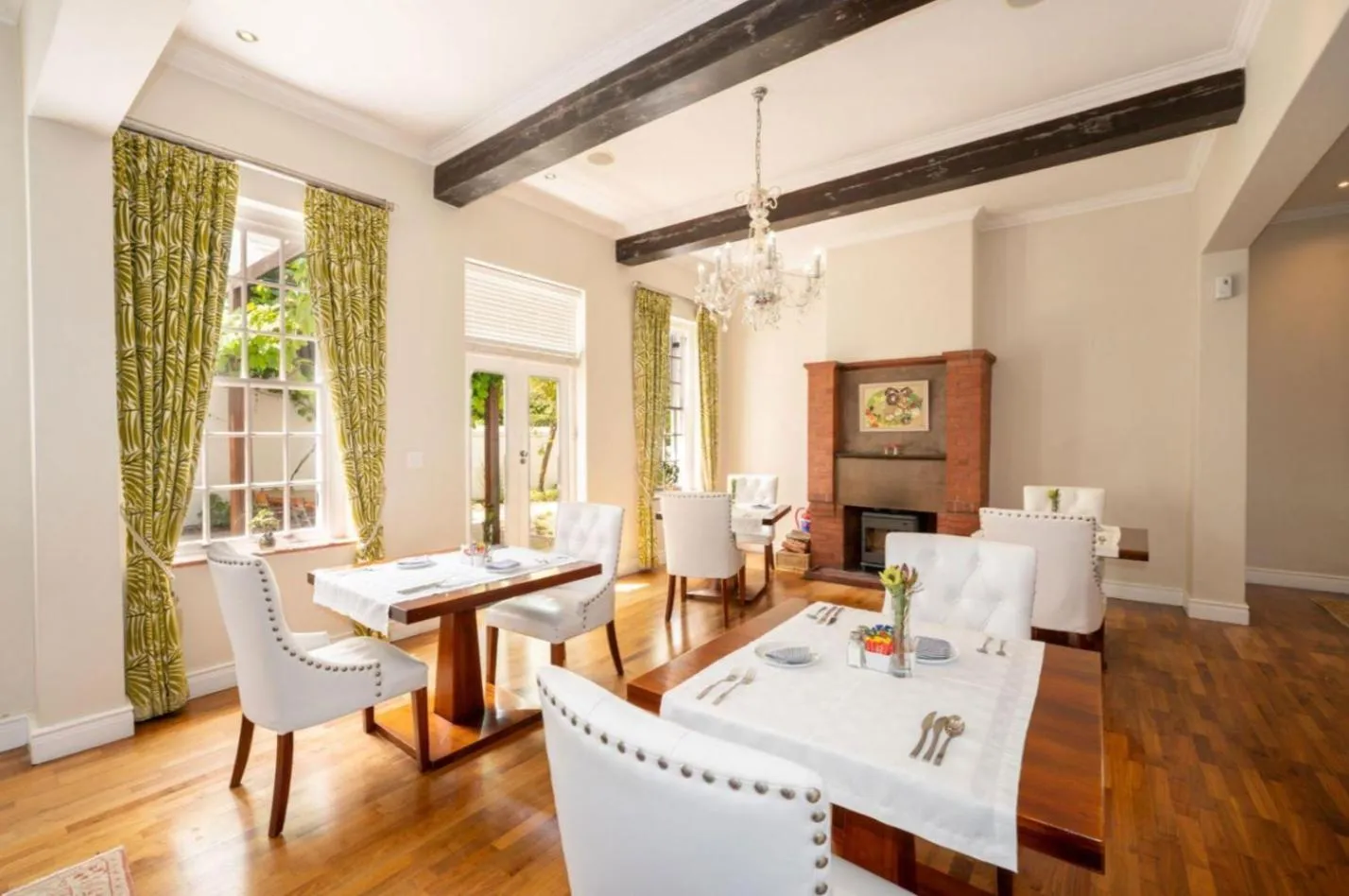 Dining area in Wild Mushroom Country House