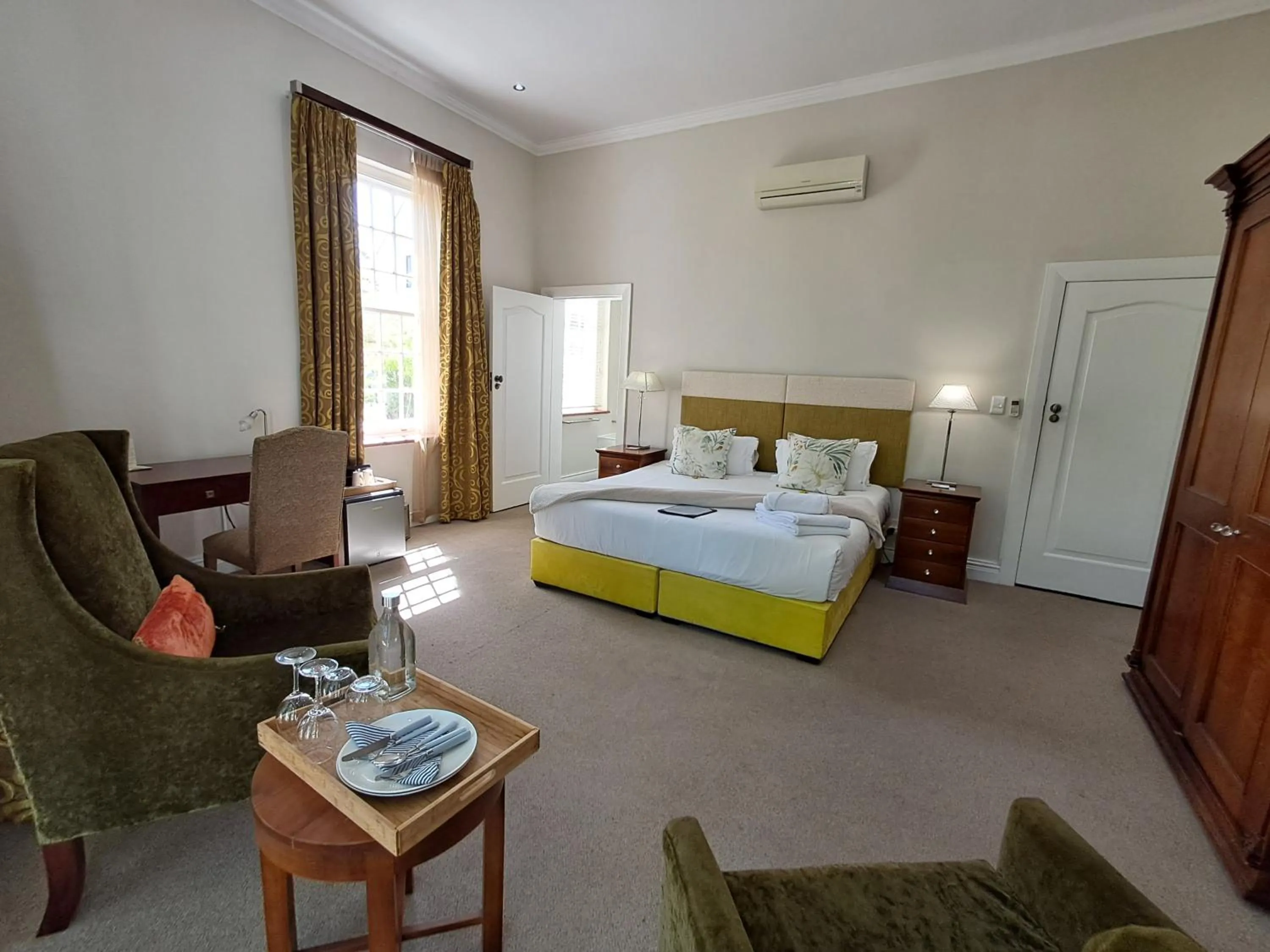 Bed in Wild Mushroom Country House