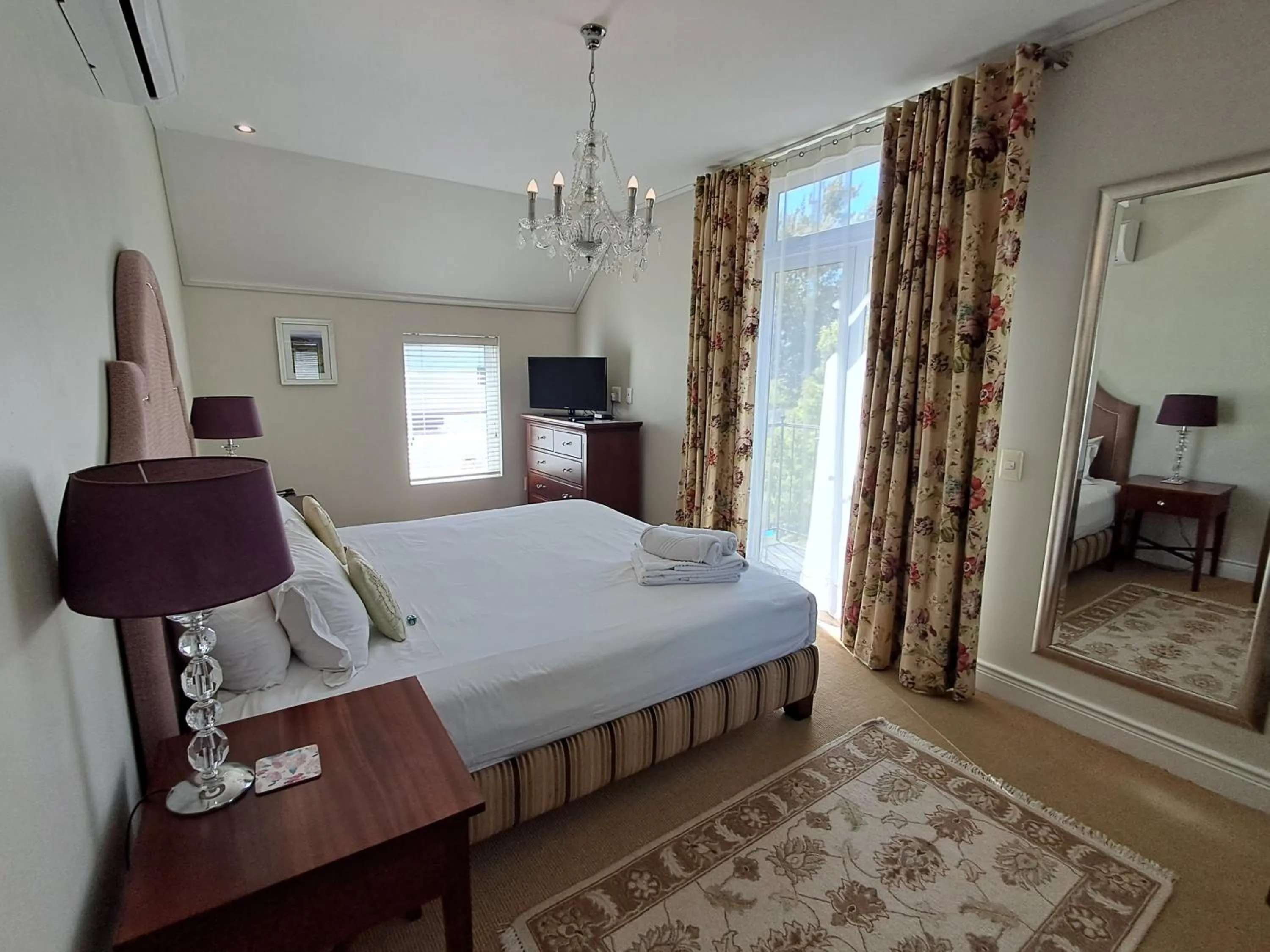 Bed in Wild Mushroom Country House