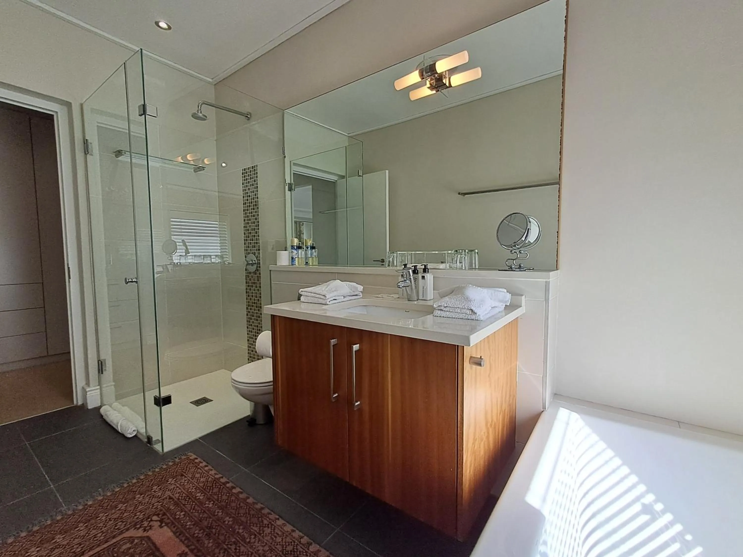 Shower in Wild Mushroom Country House