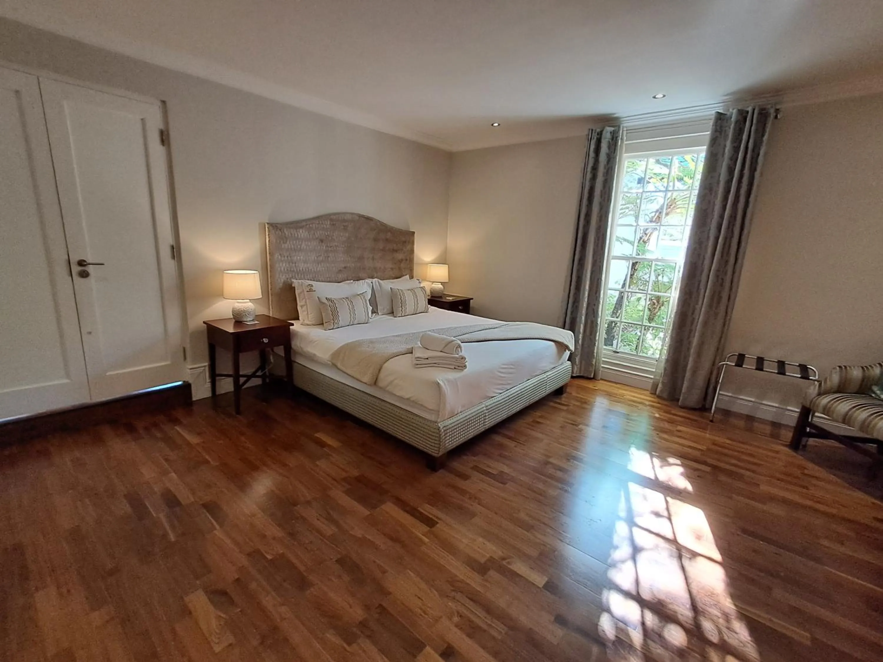 Bedroom, Bed in Wild Mushroom Country House