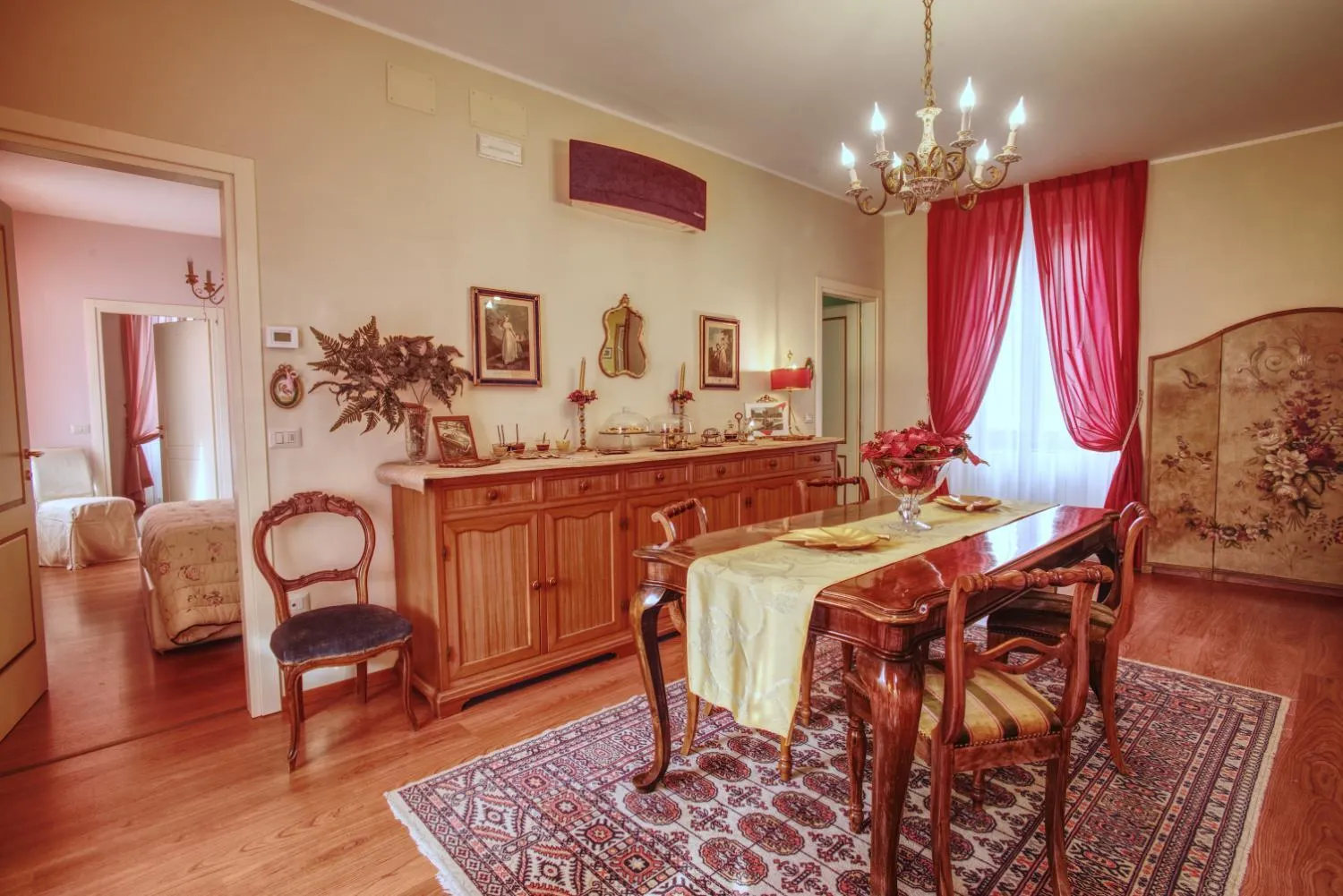 Breakfast in Luxury B&B '700