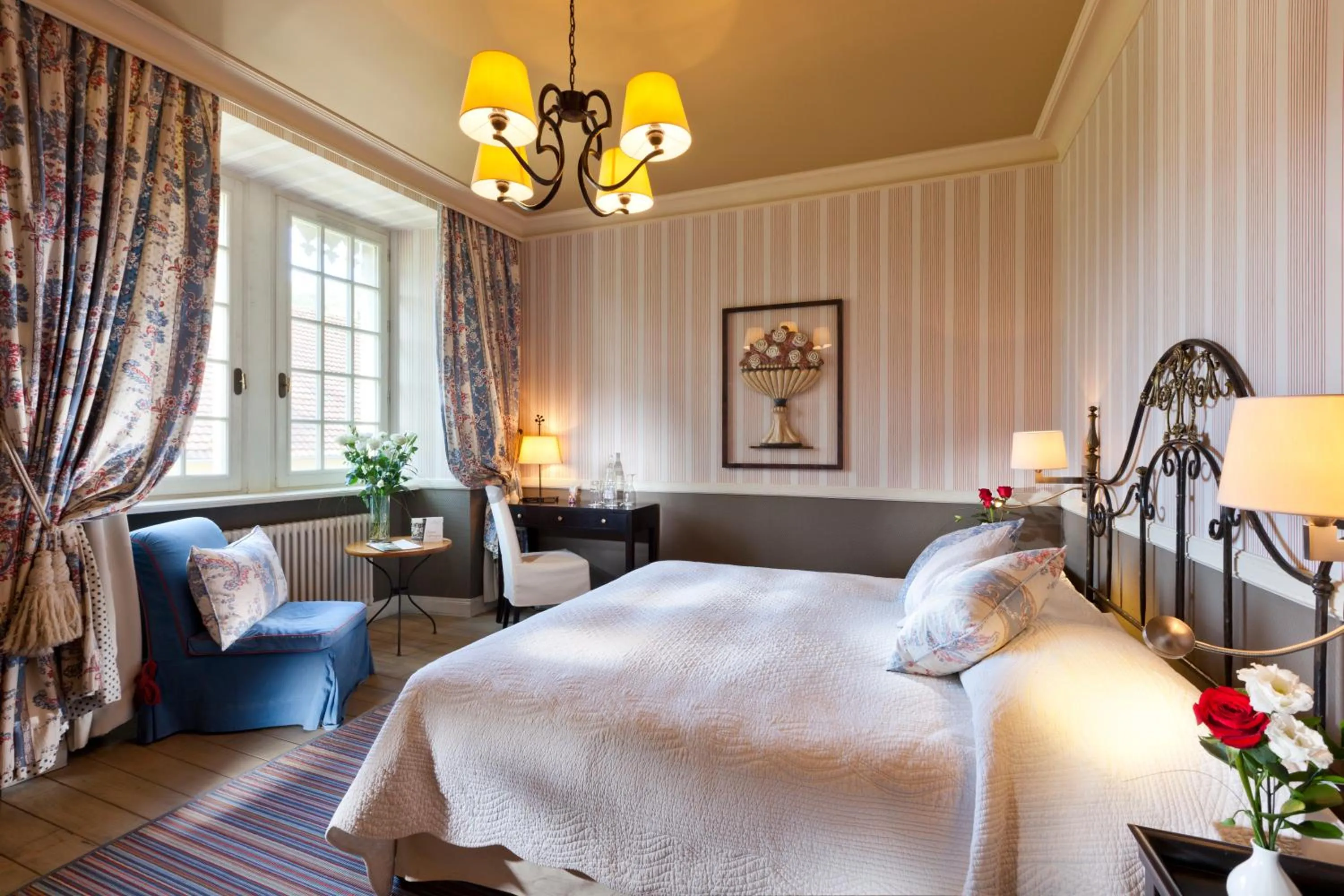 Photo of the whole room, Bed in Chateau De Germigney