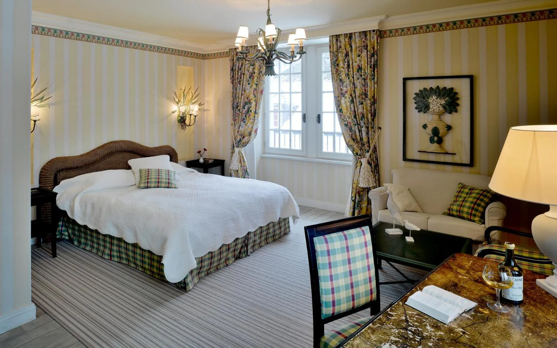 Bedroom, Bed in Chateau De Germigney