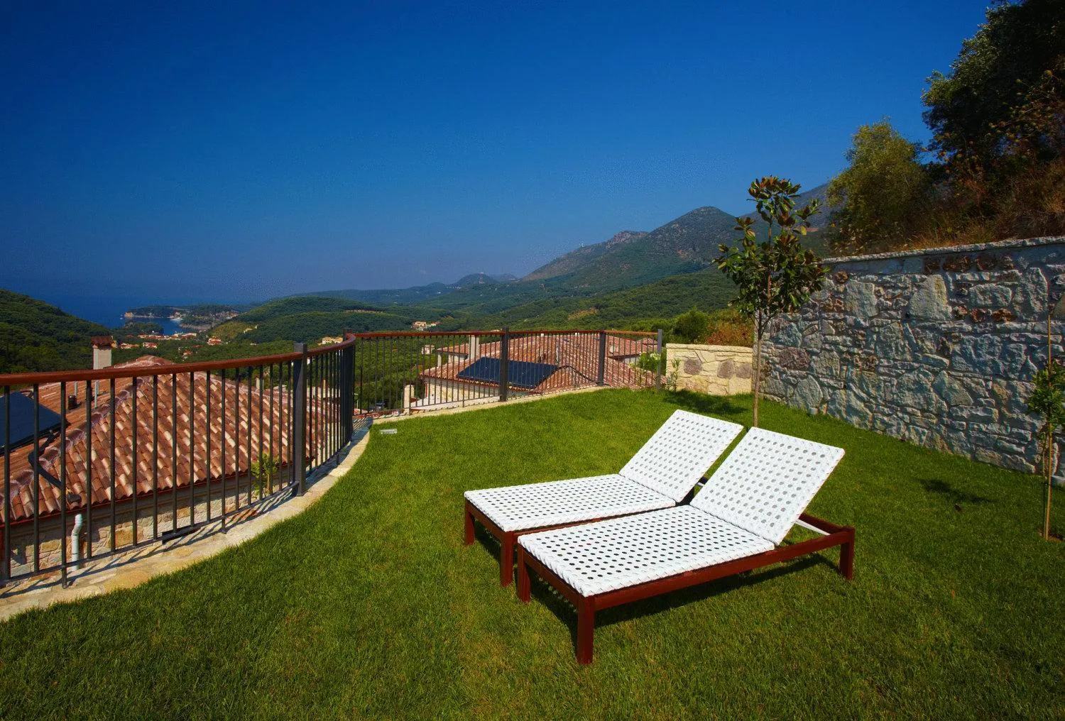 Balcony/Terrace in Salvator Villas & Spa Hotel