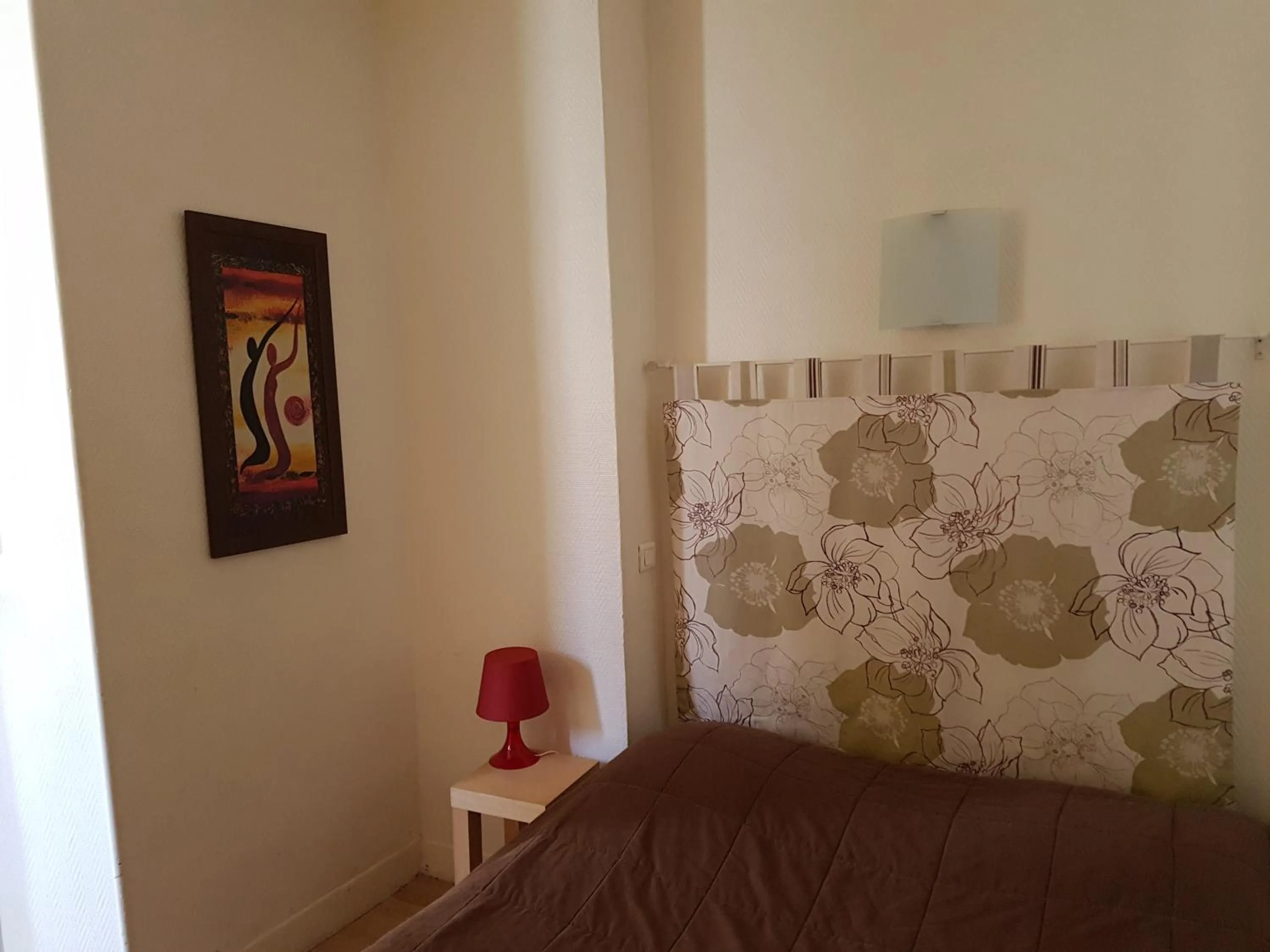 Bed in Hôtel Des Poètes avec parking sur réservation