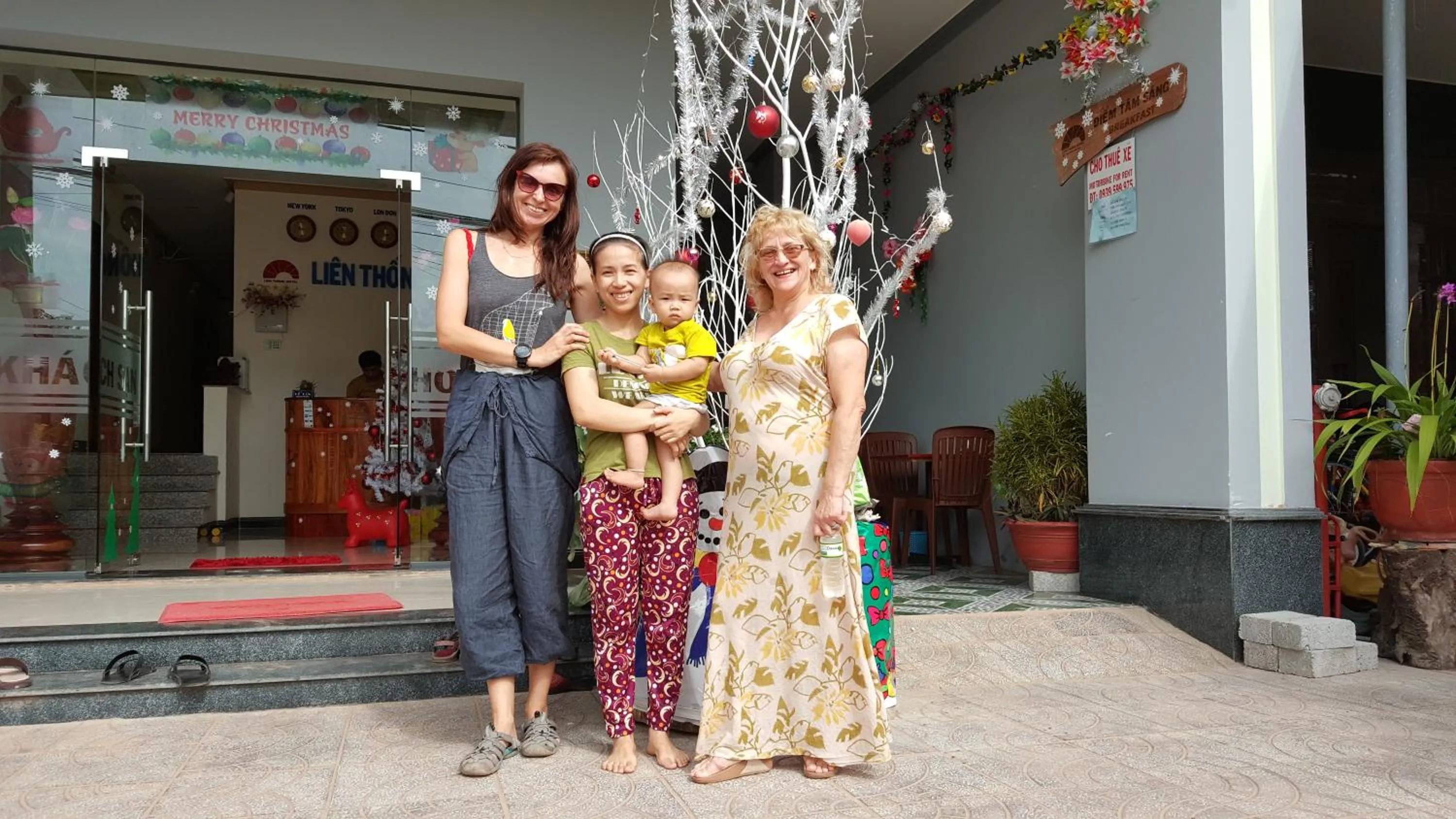 Facade/entrance in Lien Thong Hotel