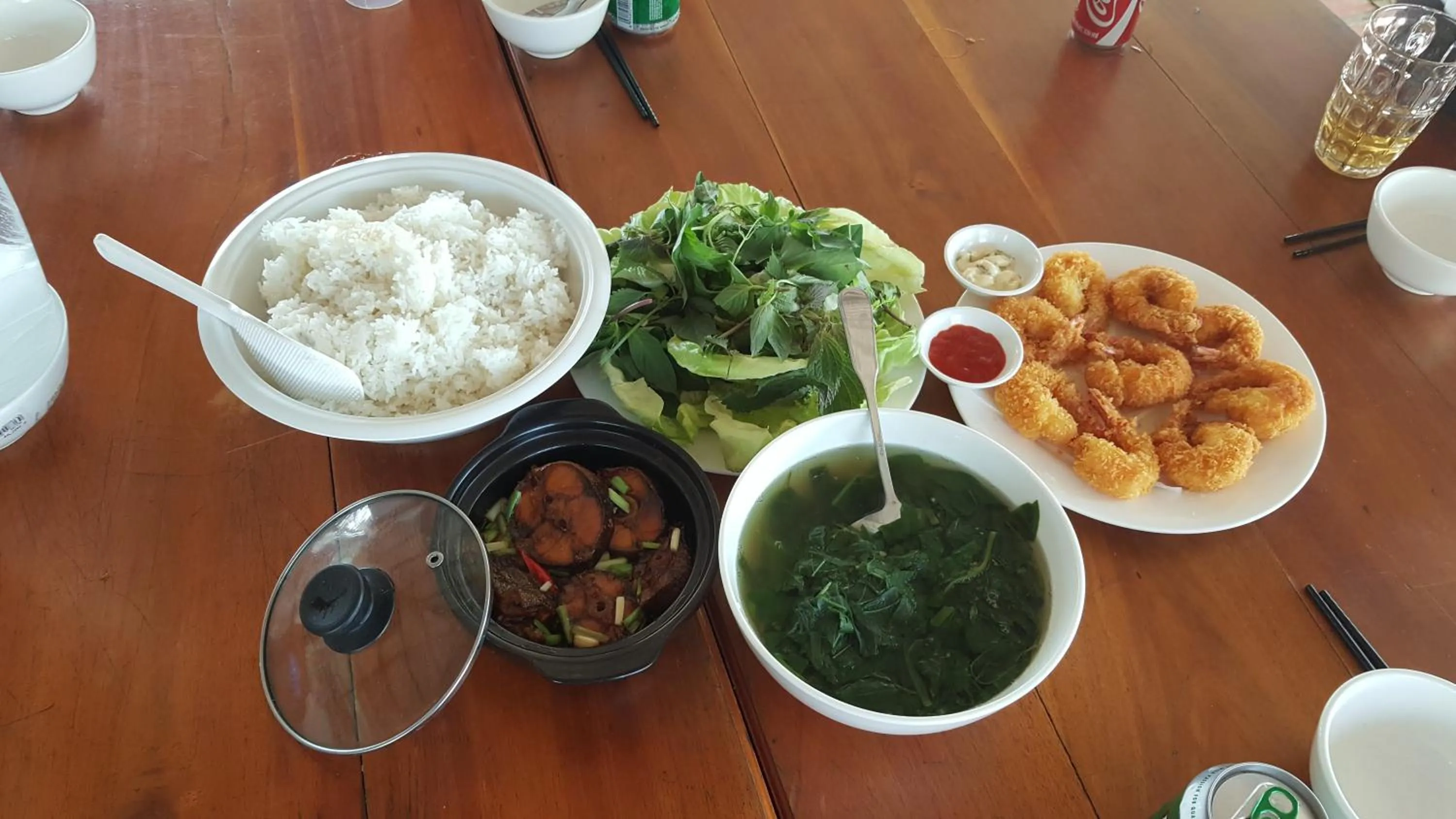 Food and drinks in Lien Thong Hotel