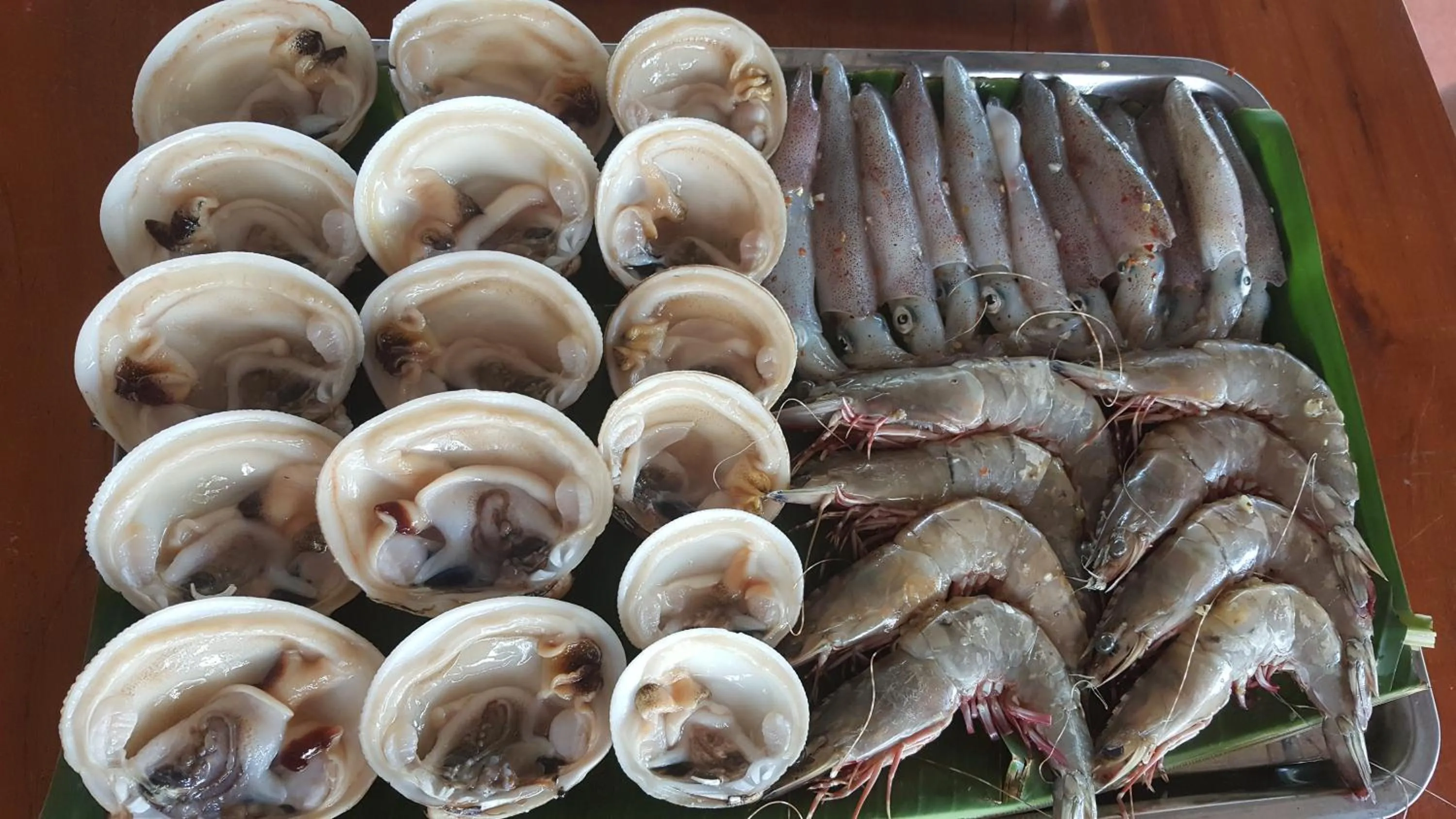 Food and drinks in Lien Thong Hotel