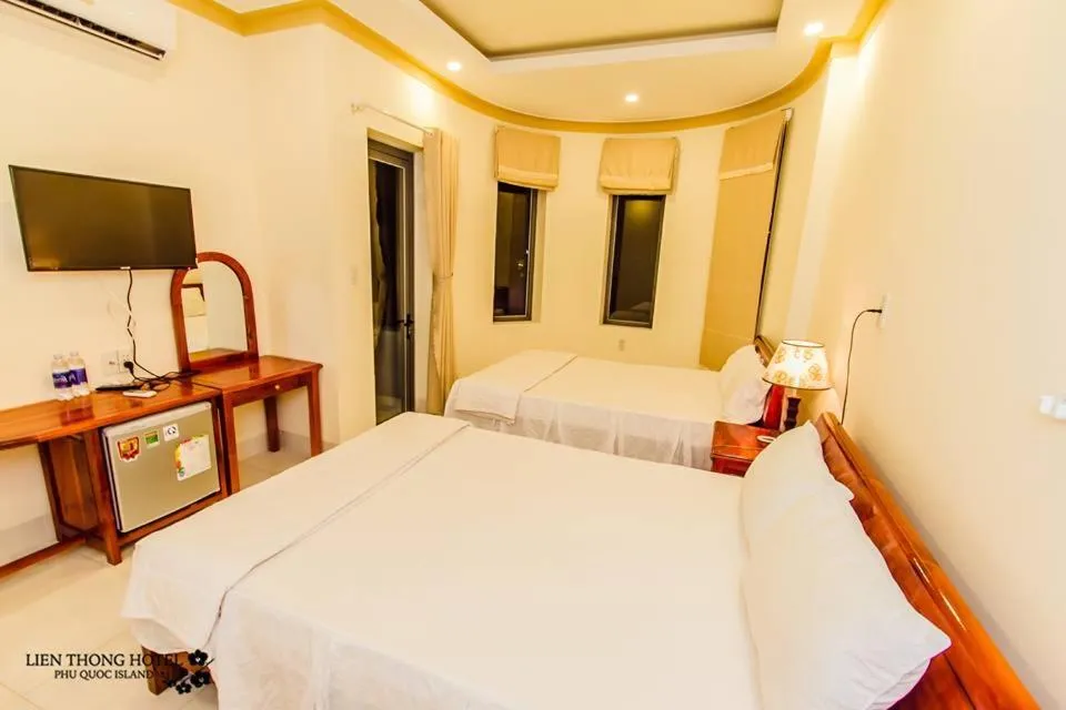 Photo of the whole room in Lien Thong Hotel