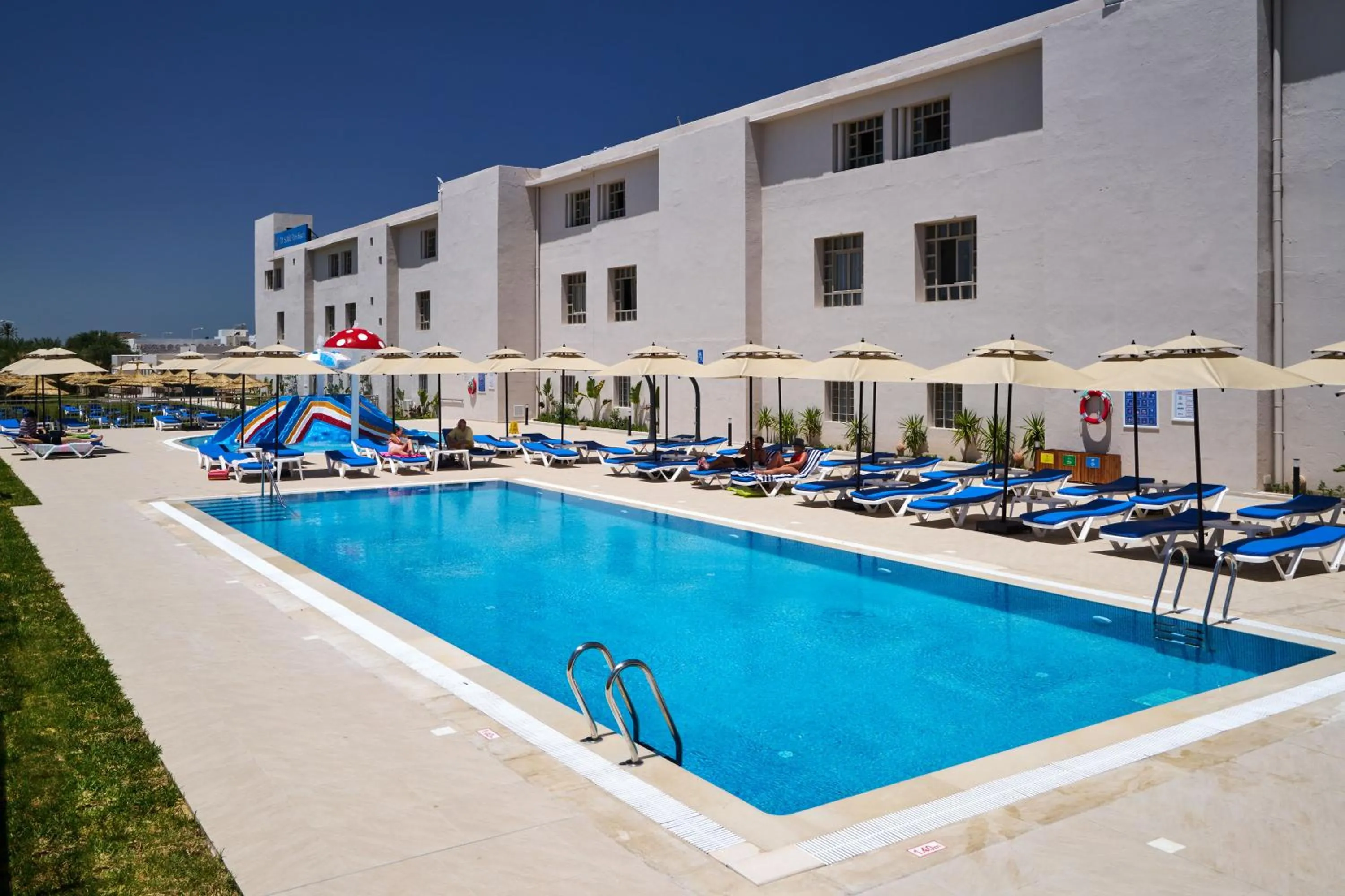 Pool view in TUI SUNEO Palm Beach Skanes - All Inclusive