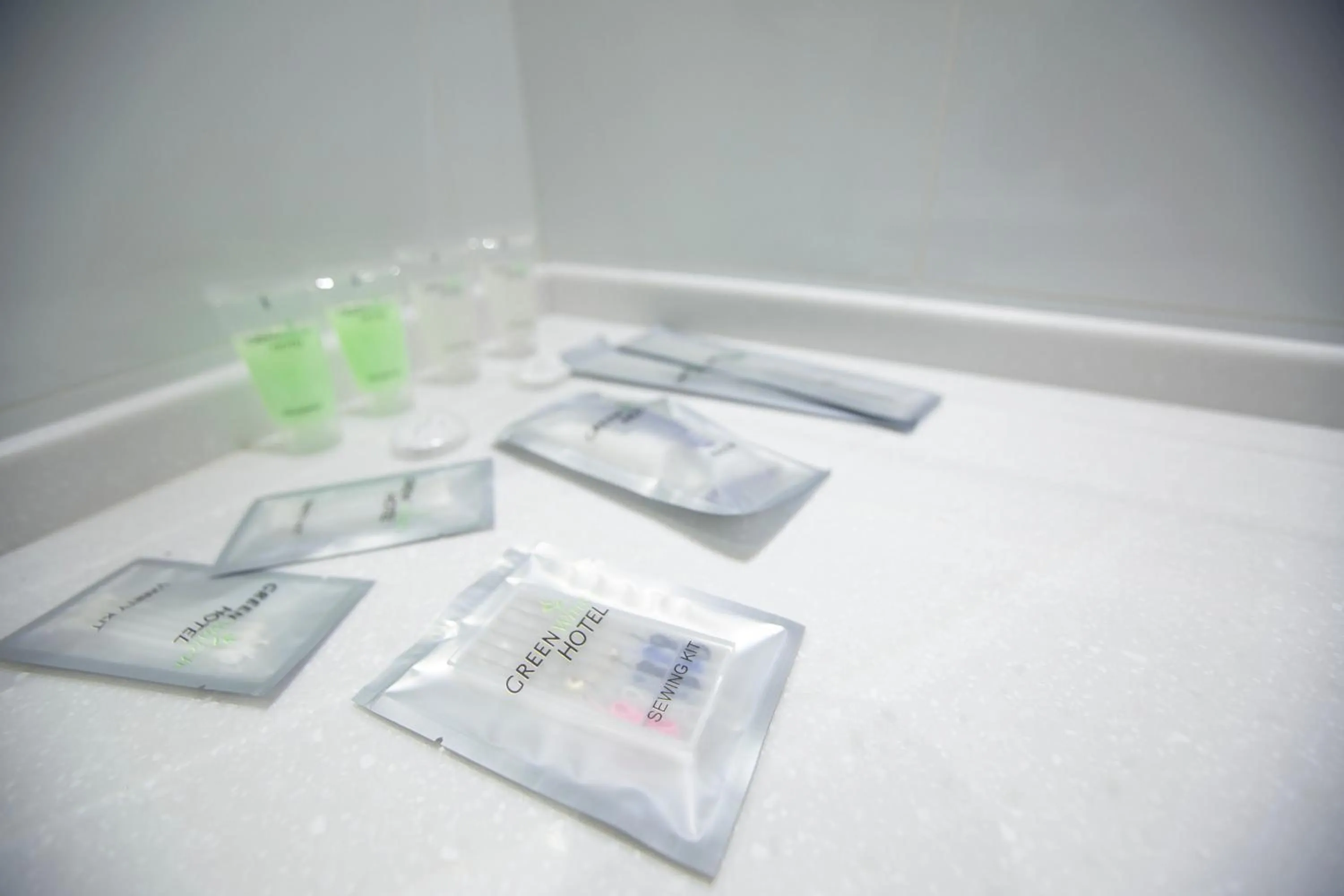 Single Room in GREEN Which Hotel