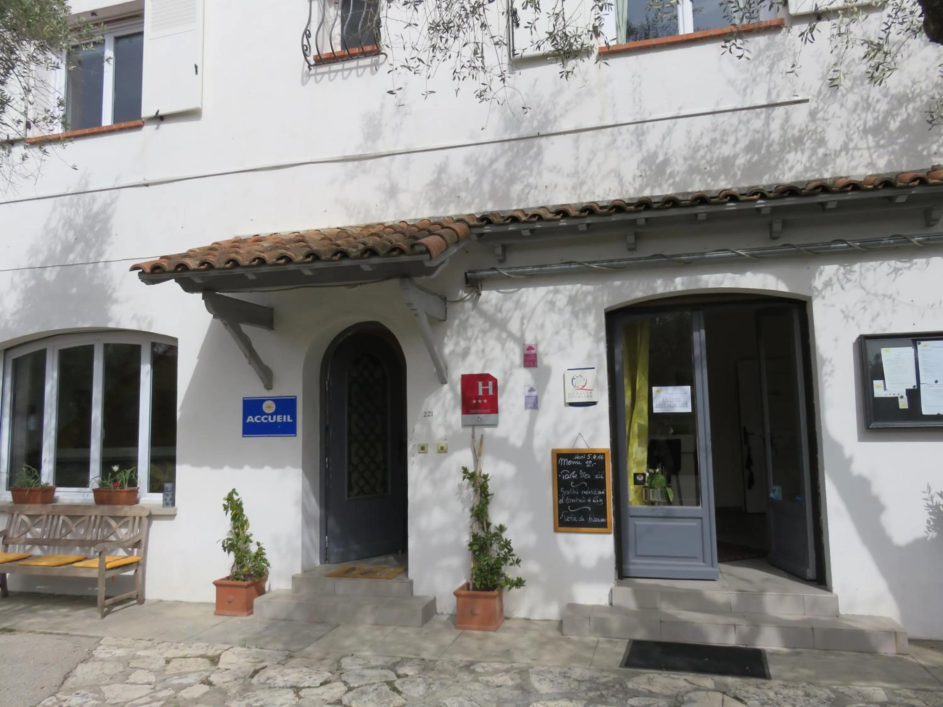 Facade/entrance in Hotel mon Soleil