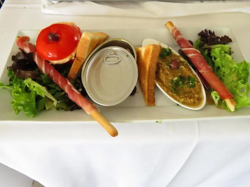 Restaurant/places to eat in Hotel mon Soleil