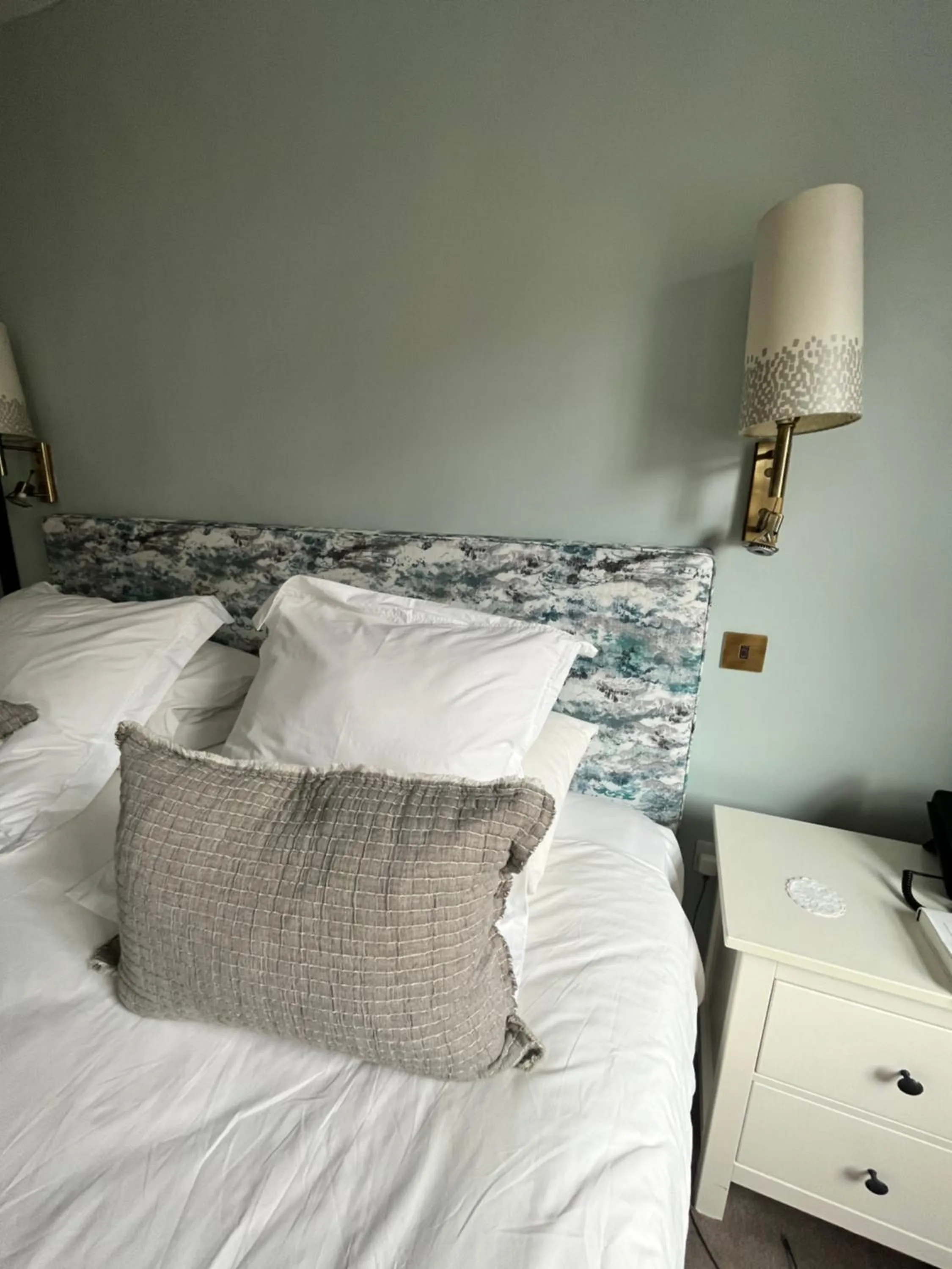 Bed in The Salutation Inn