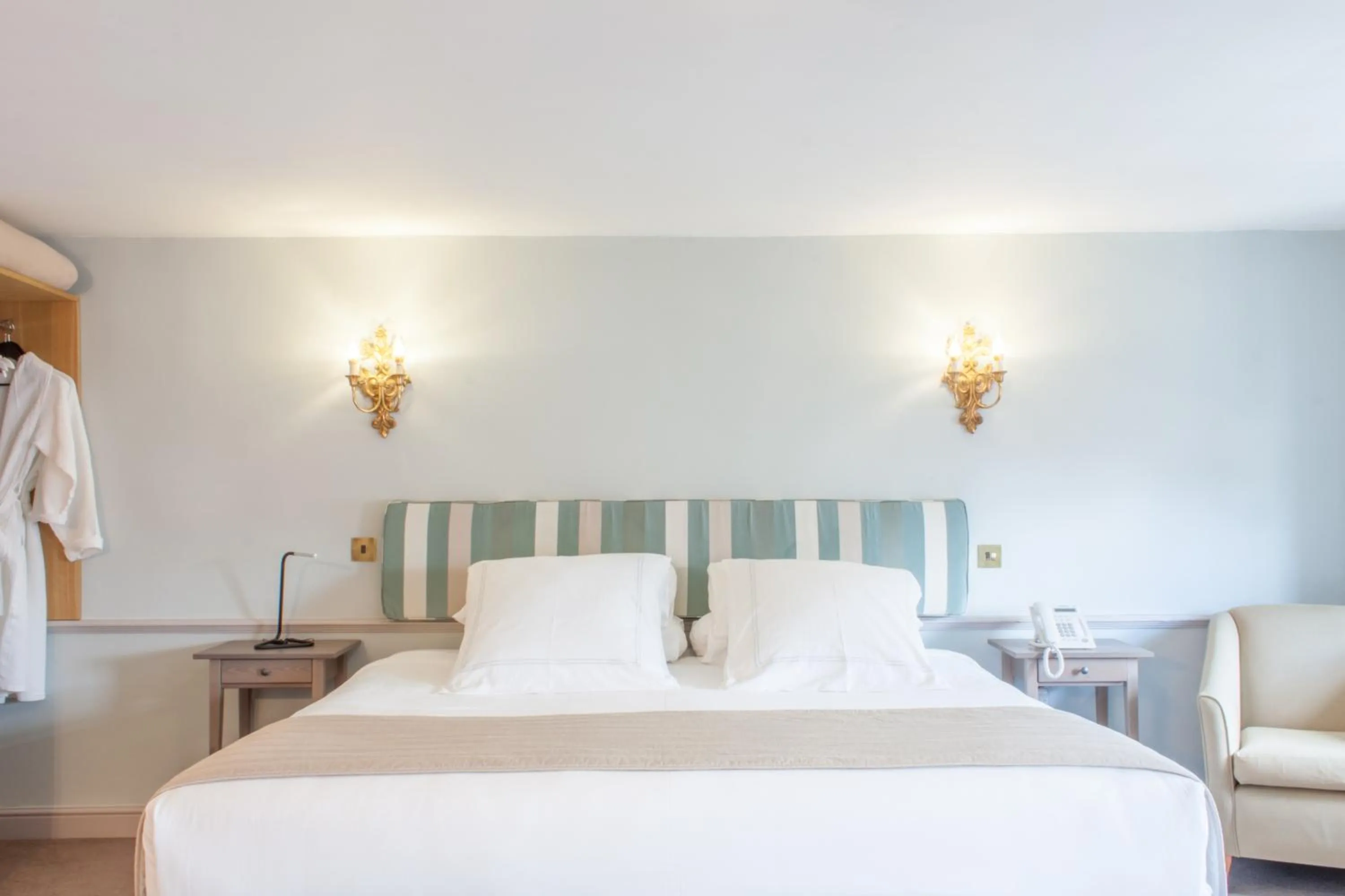 Bed in The Salutation Inn