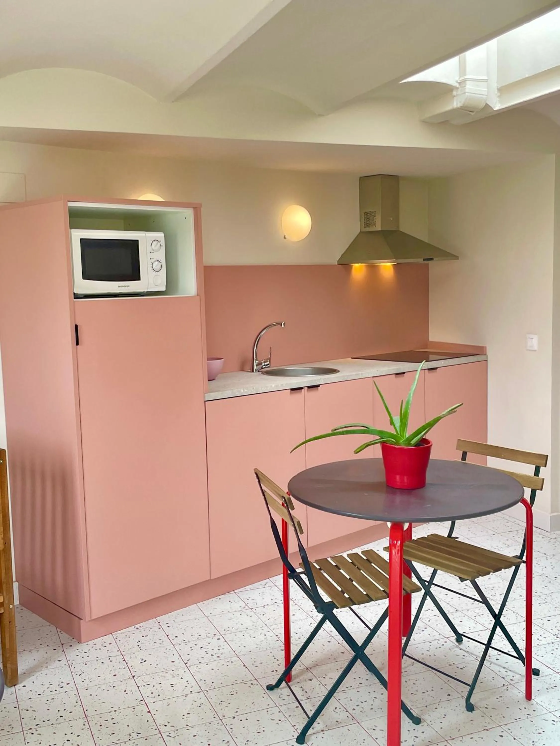 Kitchen or kitchenette in Smartr Barcelona Ramblas