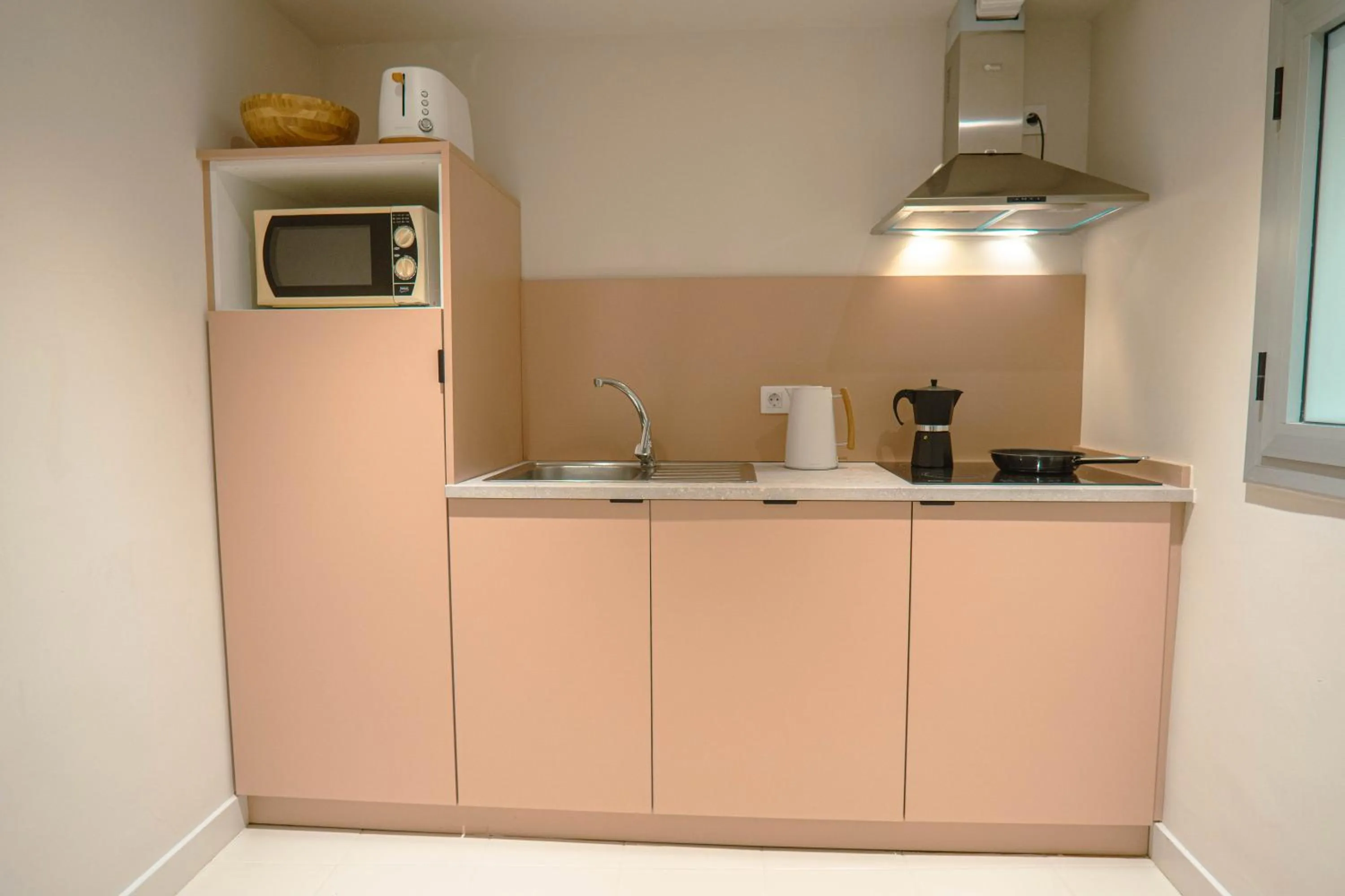 Kitchen or kitchenette in Smartr Barcelona Ramblas