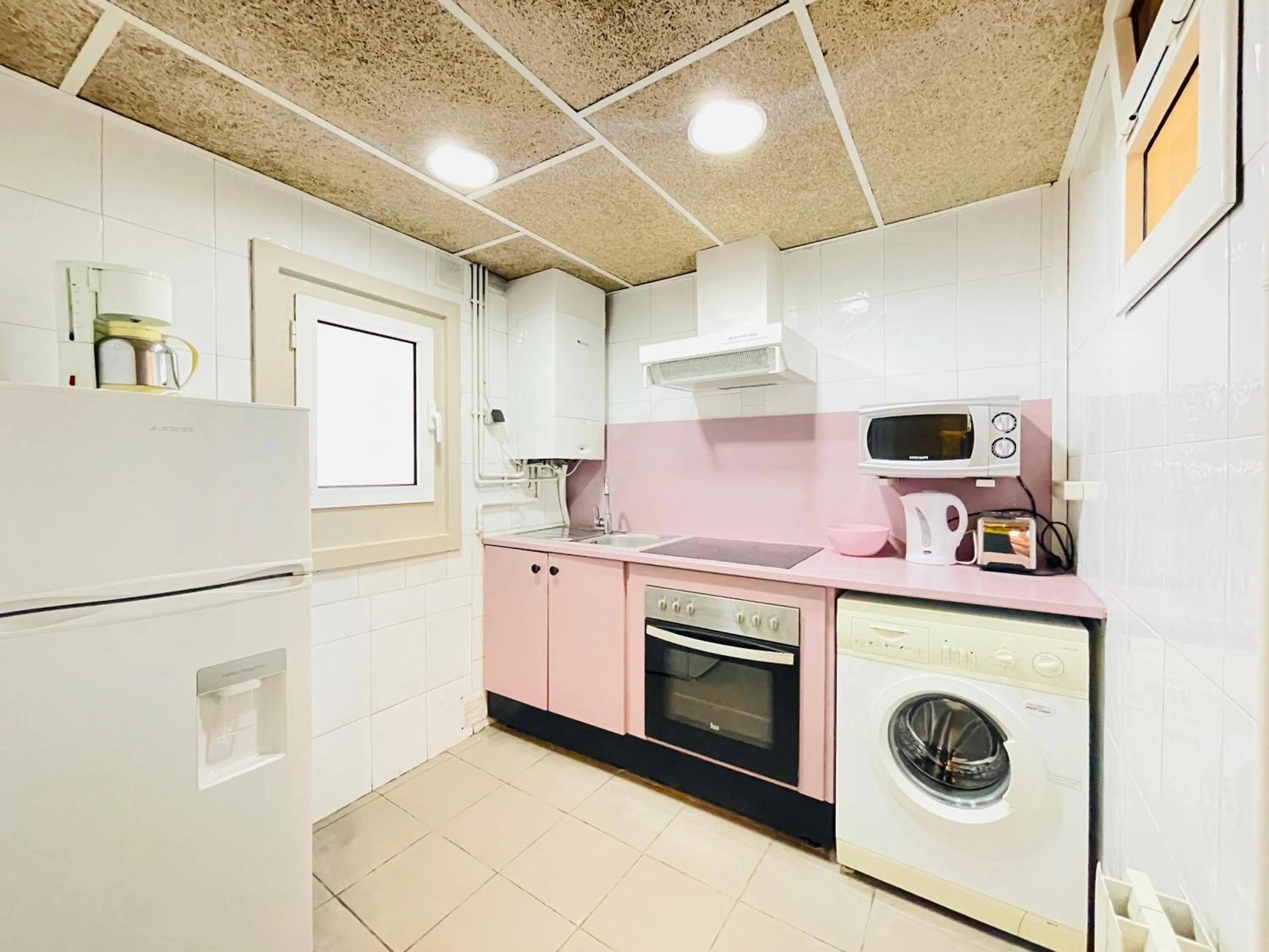 Kitchen or kitchenette in Smartr Barcelona Ramblas