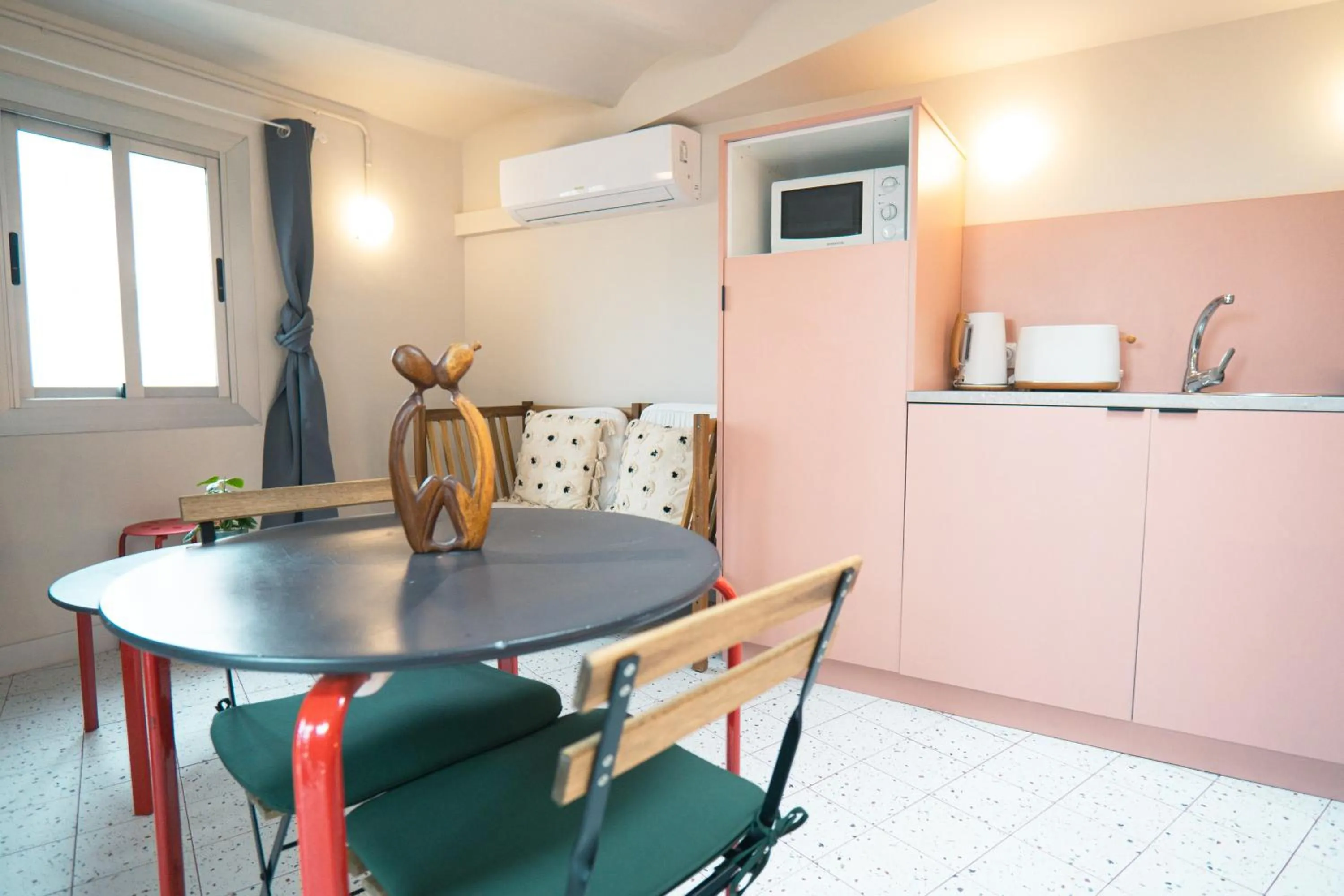 Coffee/tea facilities in Smartr Barcelona Ramblas