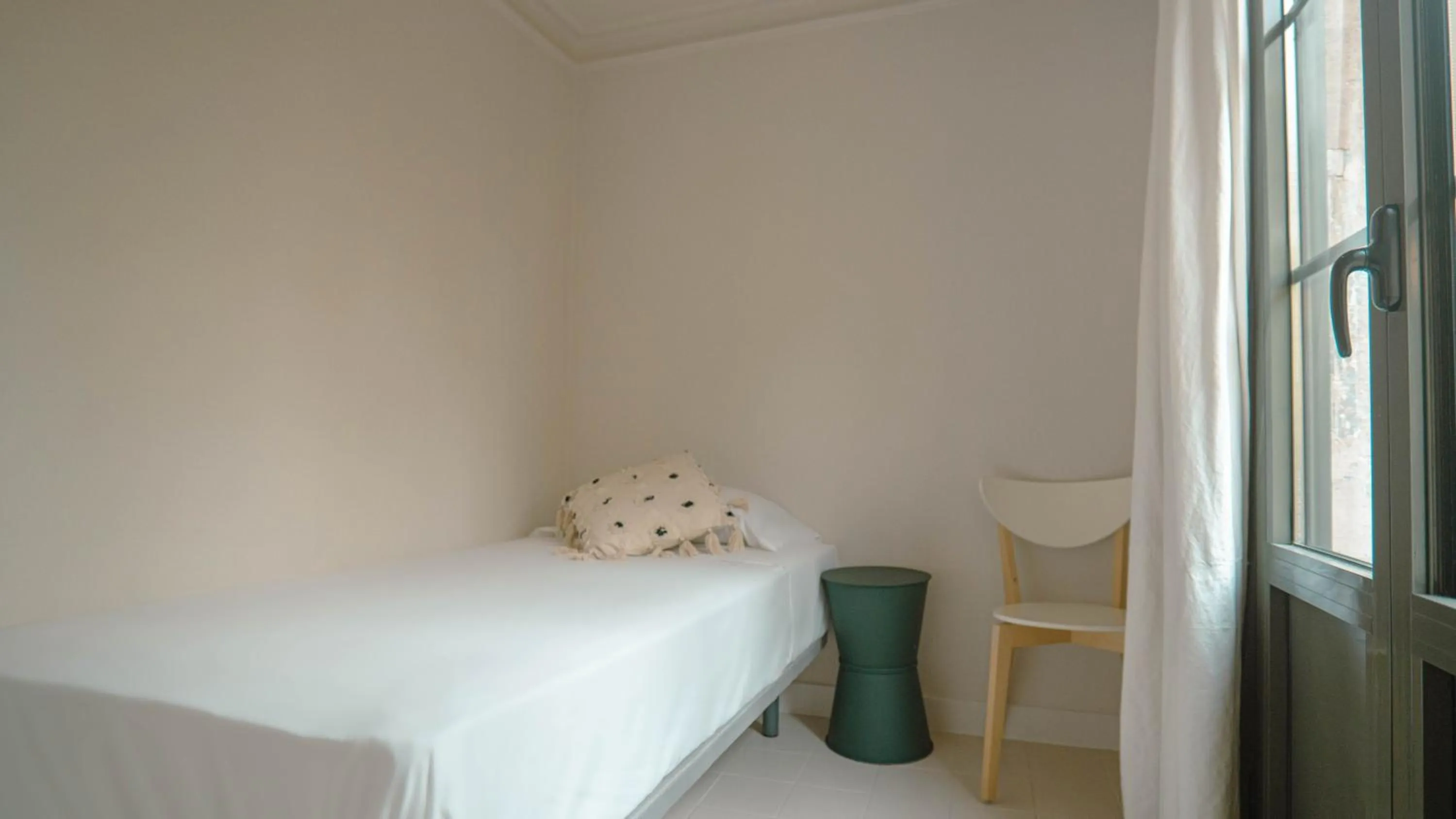 Bed in Smartr Barcelona Ramblas