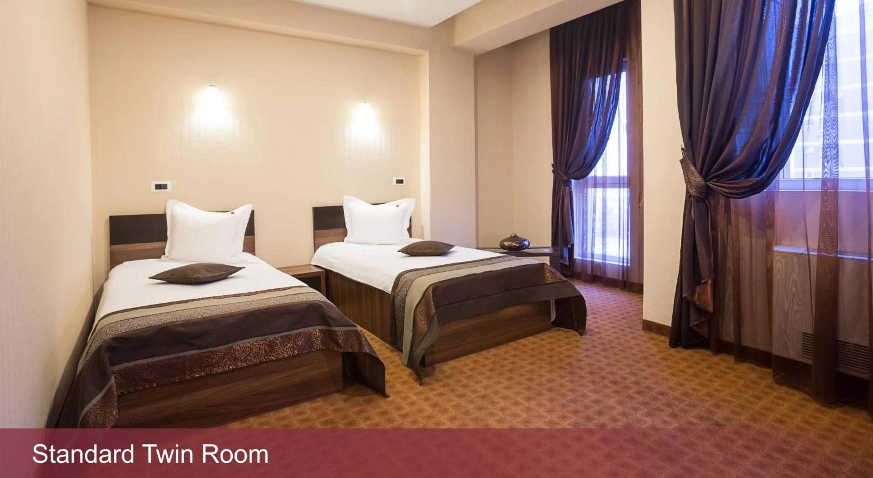 Bedroom, Bed in INTER BUSINESS Bucharest