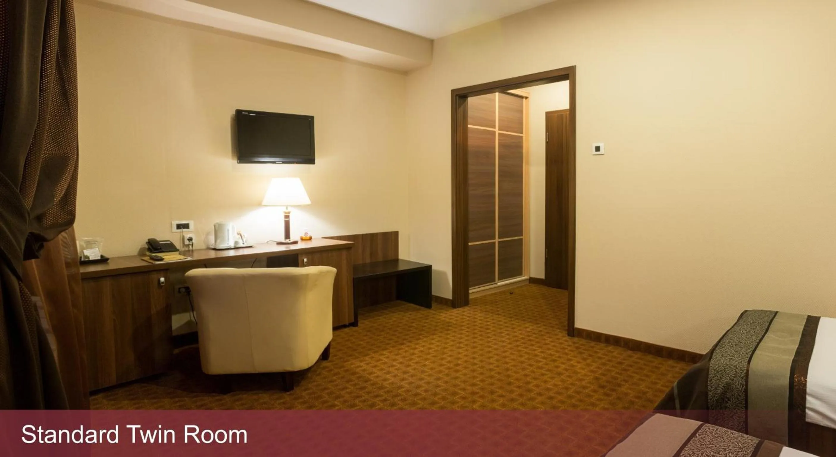 TV and multimedia, Bed in INTER BUSINESS Bucharest