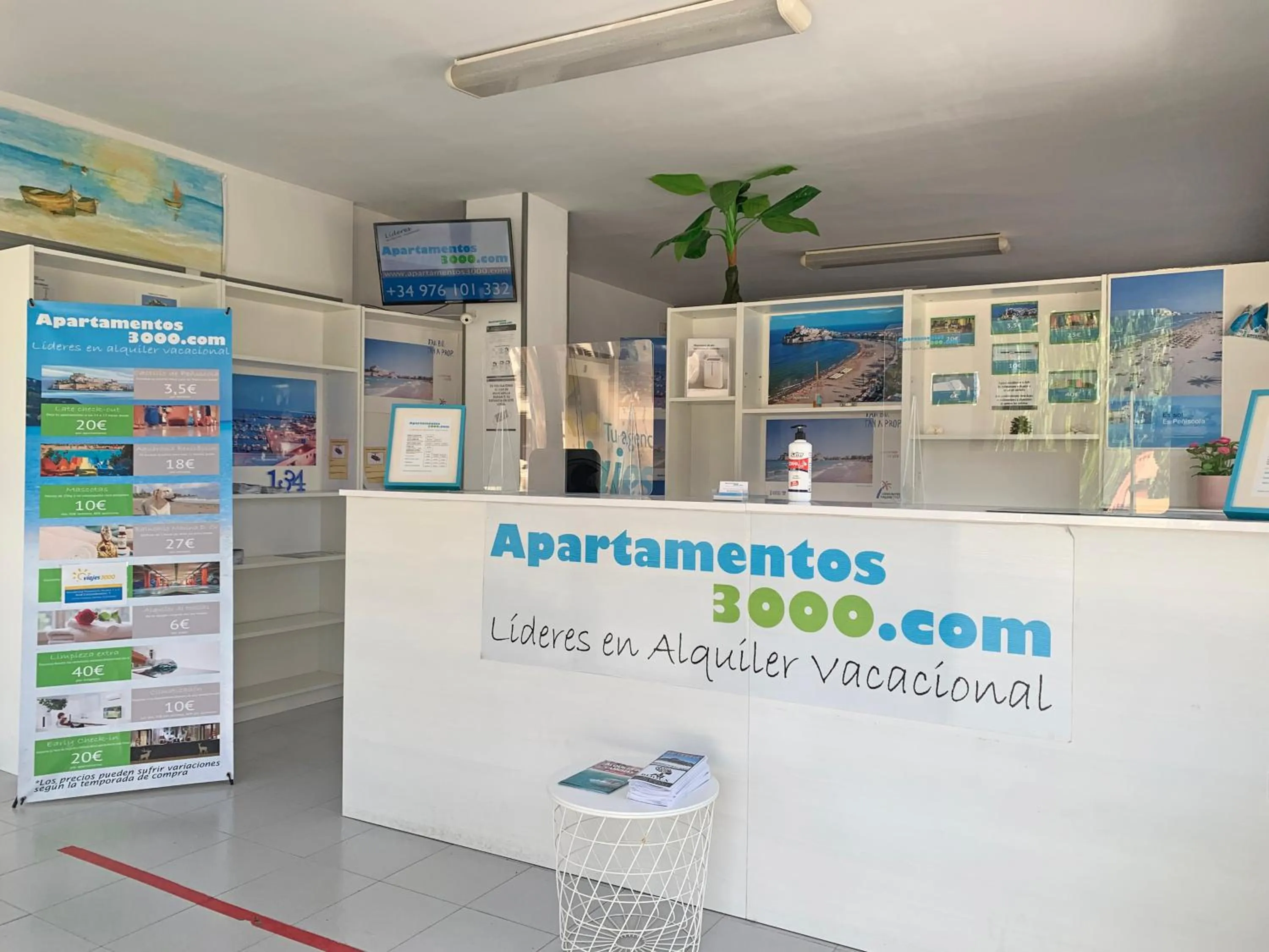 Lobby or reception in Apartamentos Surfing 3000