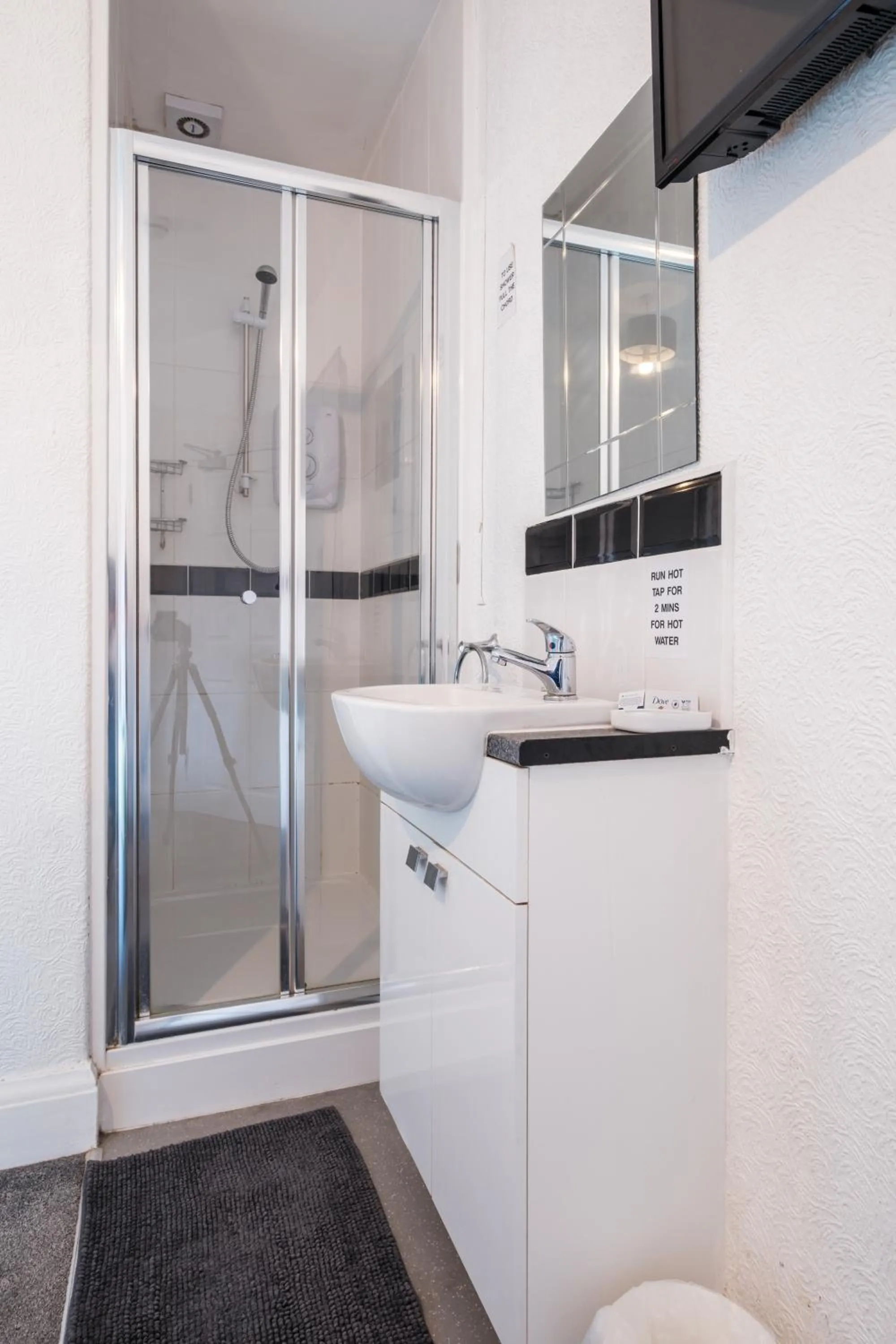 Bathroom in OYO The Pickering Park Hotel