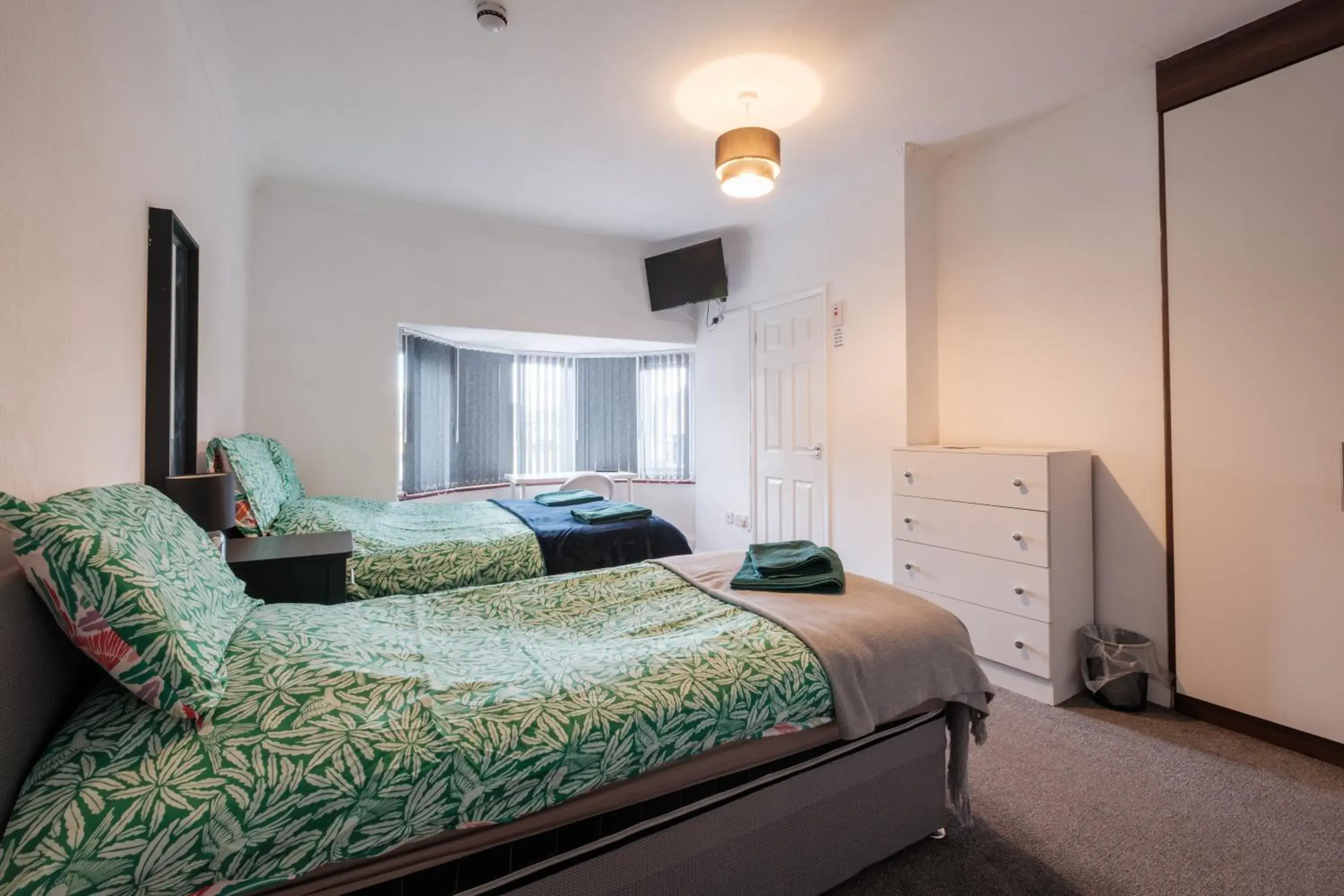 Standard Twin Room with Shared Bathroom in OYO The Pickering Park Hotel Standard Twin Room with Shared Bathroom in OYO The Pickering Park Hotel