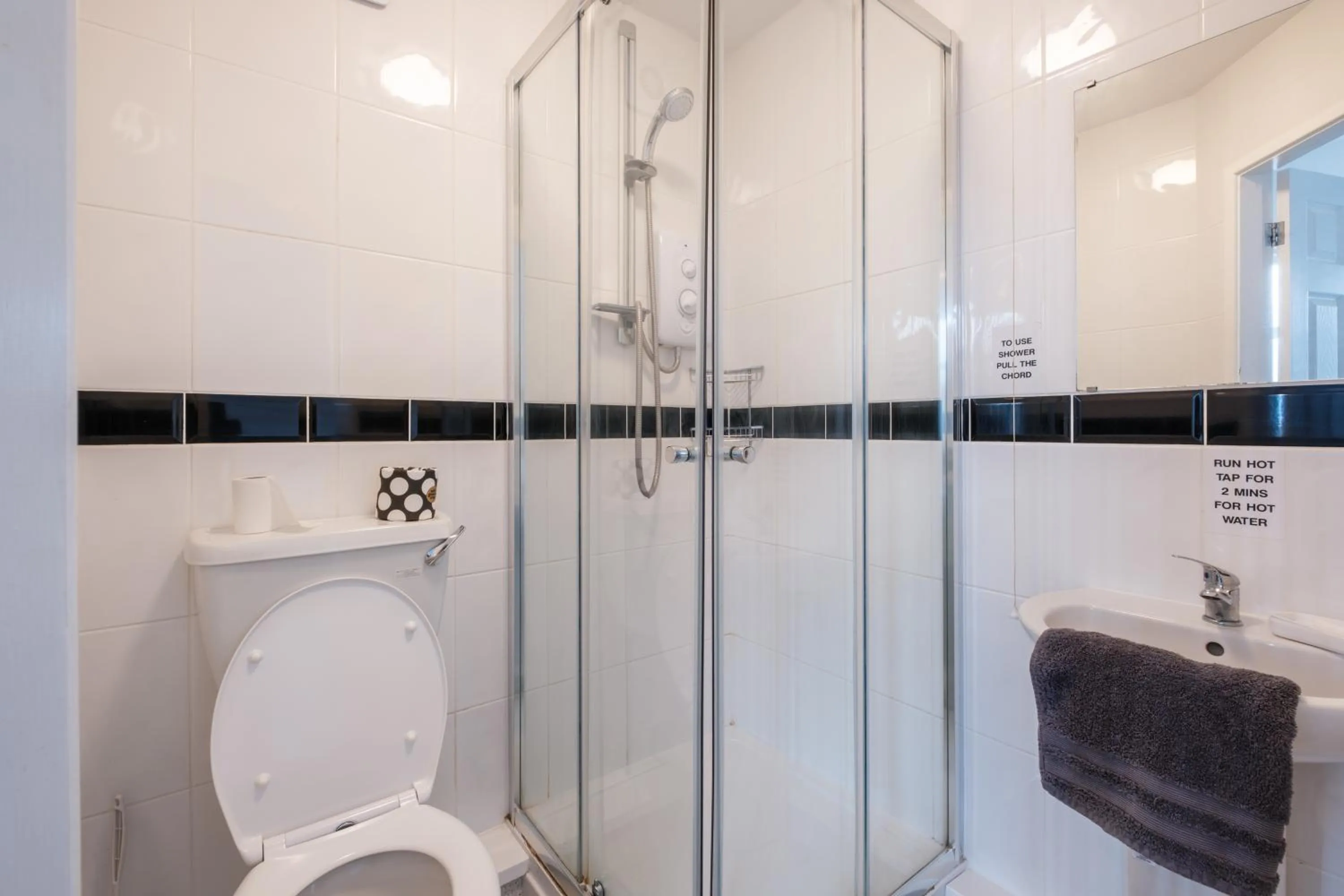 Bathroom in OYO The Pickering Park Hotel