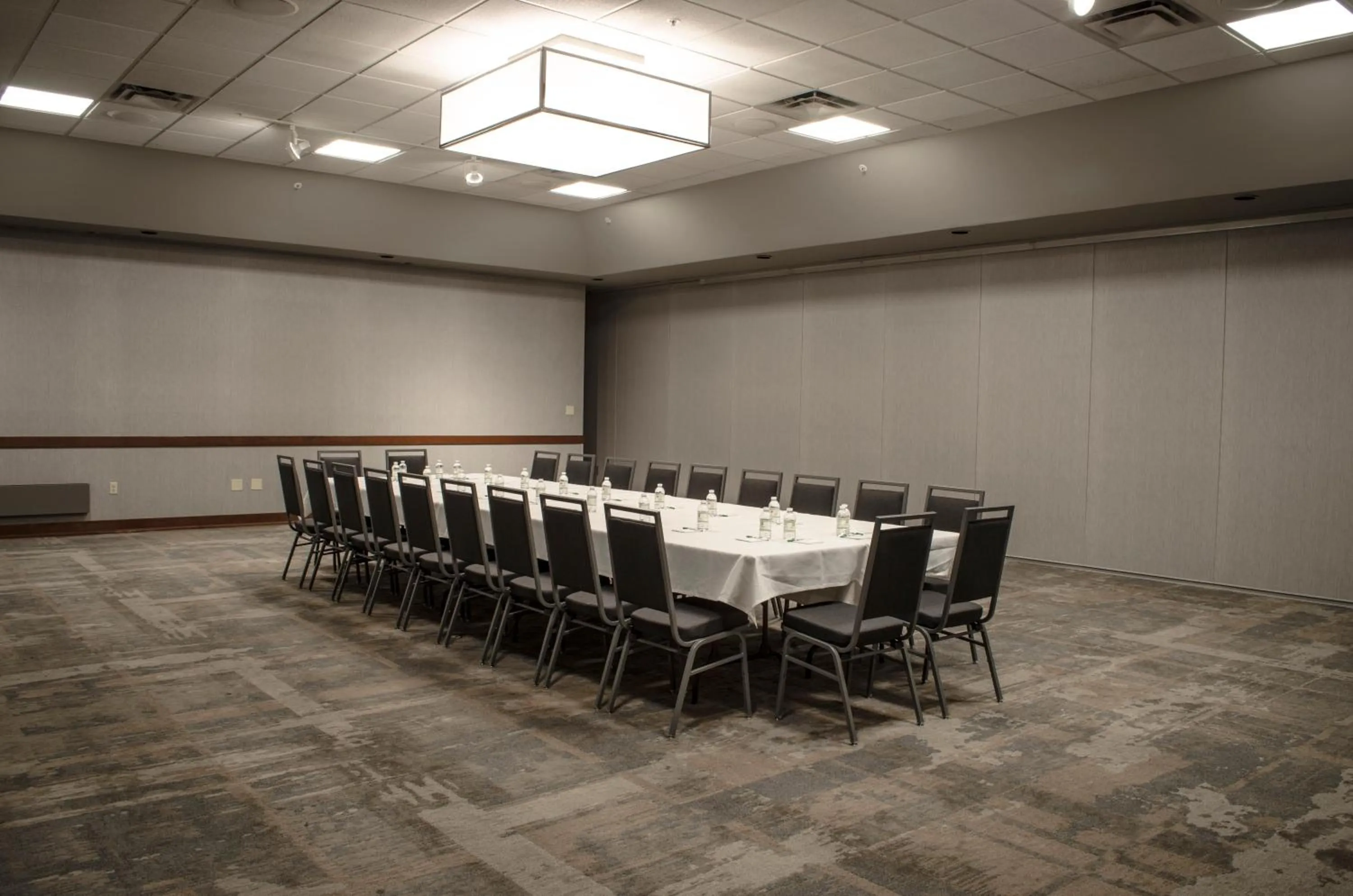 Meeting/conference room in Holiday Inn Fargo by IHG