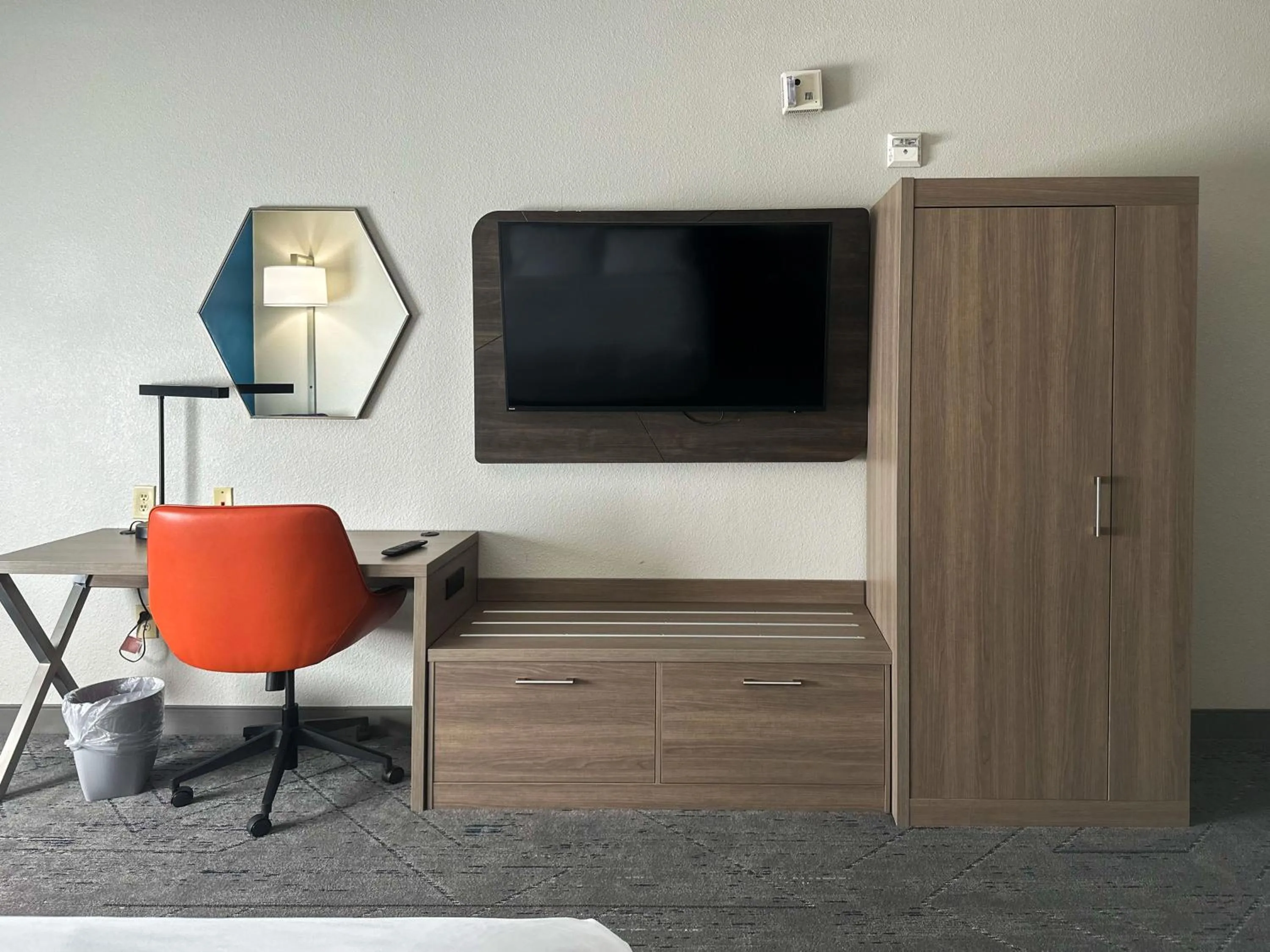 Holiday Inn Express Hotel & Suites Ennis by IHG