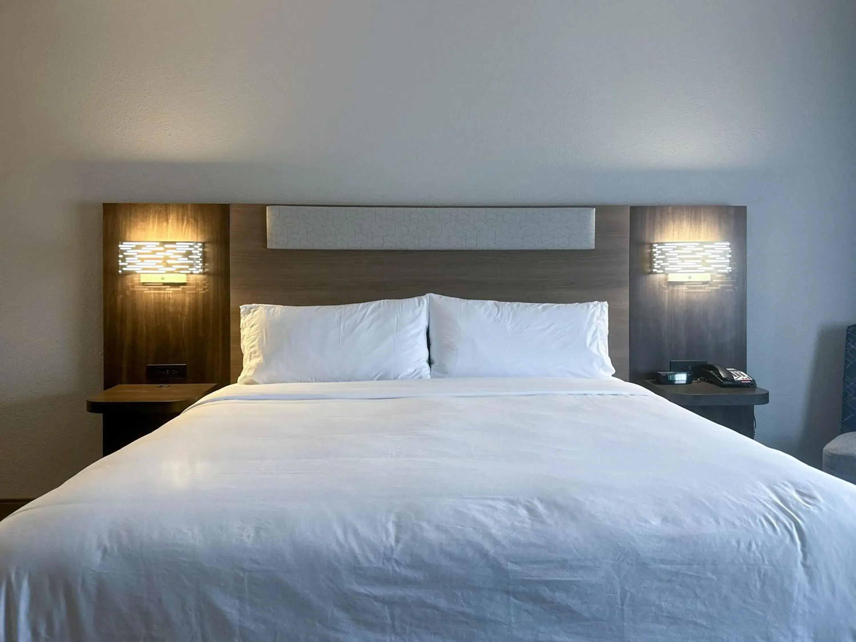 Standard King Room in Holiday Inn Express Hotel & Suites Ennis by IHG Standard King Room in Holiday Inn Express Hotel & Suites Ennis by IHG