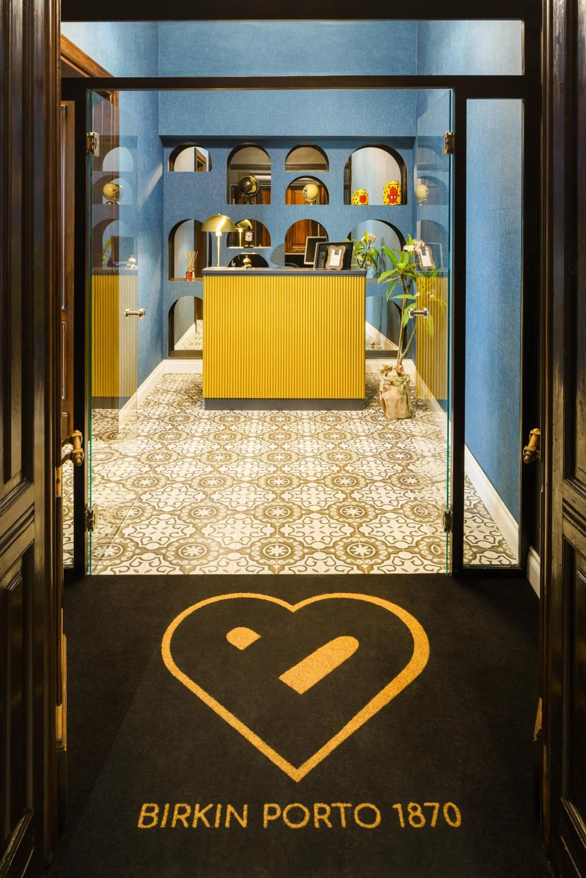 Property logo or sign, Bed in Birkin Porto 1870